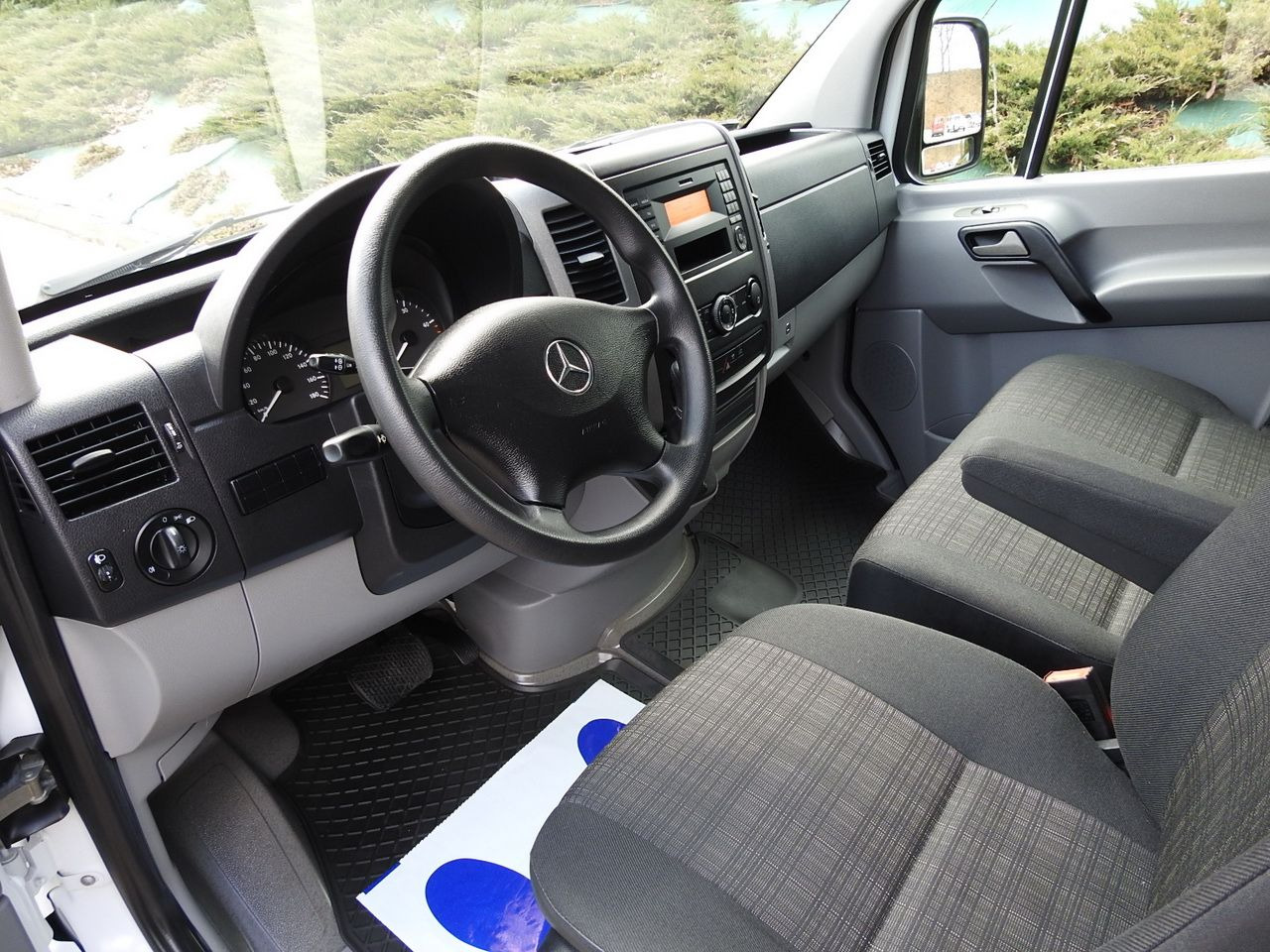 MERCEDES SPRINTER 316 THREE-WAY TIPPER  CRUISE CONTROL AUTOMATIC TRANSMISSION  AIR CONDITIONING  160HP - Véhicule utilitaire benne: photos 2 MERCEDES SPRINTER 316 THREE-WAY TIPPER  CRUISE CONTROL AUTOMATIC TRANSMISSION  AIR CONDITIONING  160HP - Véhicule utilitaire benne: photos 2