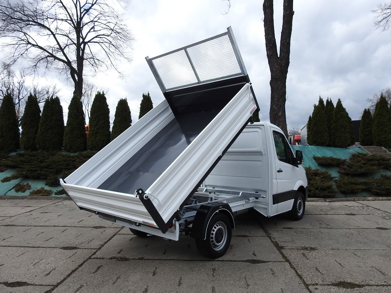 MERCEDES SPRINTER 316 THREE-WAY TIPPER  CRUISE CONTROL AUTOMATIC TRANSMISSION  AIR CONDITIONING  160HP - Véhicule utilitaire benne: photos 3 MERCEDES SPRINTER 316 THREE-WAY TIPPER  CRUISE CONTROL AUTOMATIC TRANSMISSION  AIR CONDITIONING  160HP - Véhicule utilitaire benne: photos 3