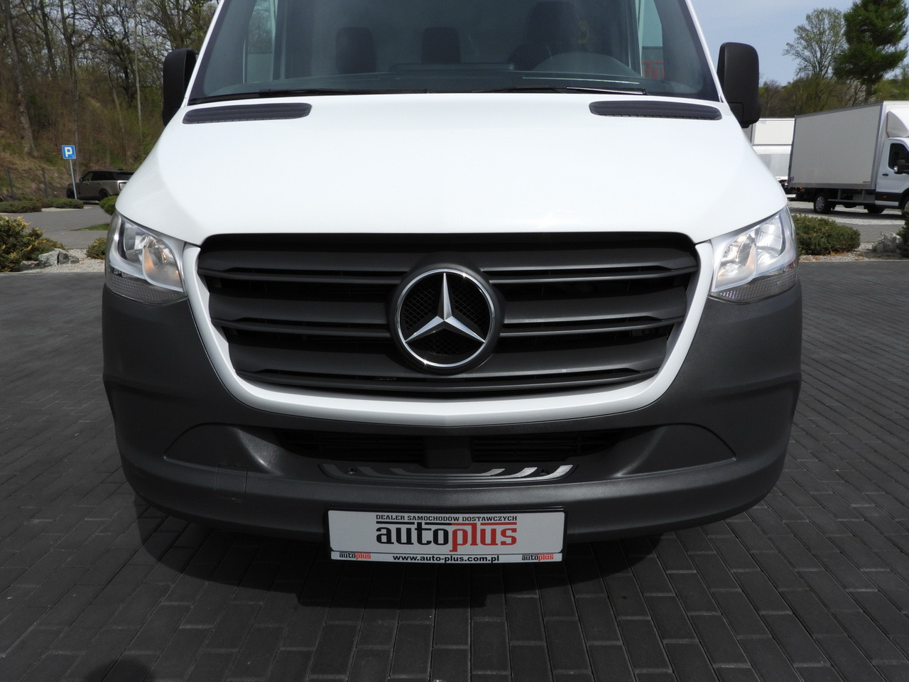 Véhicule utilitaire benne MERCEDES SPRINTER 516 TIPPER CRUISE CONTROL TWIN WHEELS AIR CONDITIONING 160HP: photos 13 Véhicule utilitaire benne MERCEDES SPRINTER 516 TIPPER CRUISE CONTROL TWIN WHEELS AIR CONDITIONING 160HP: photos 13