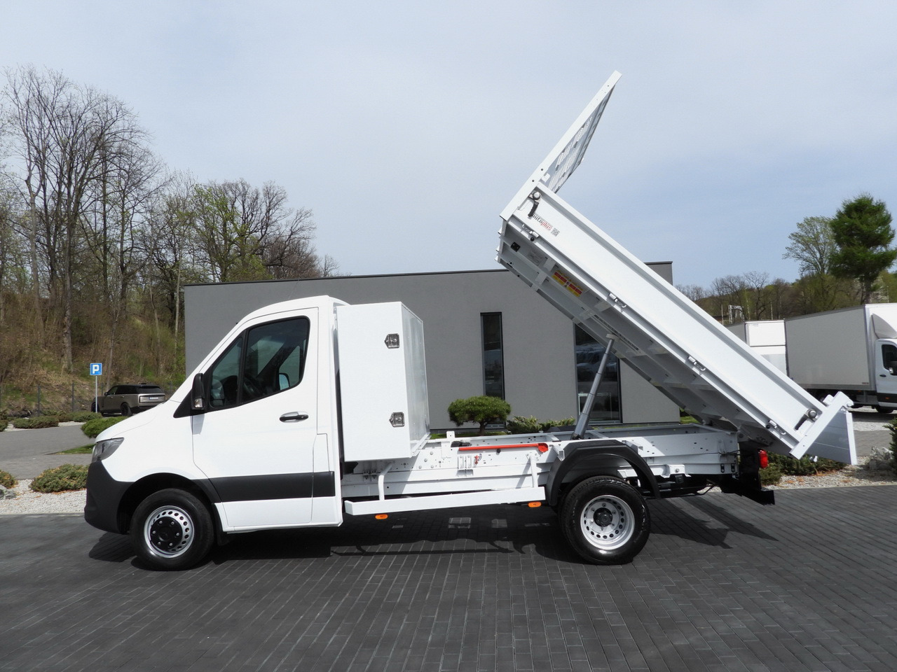 Véhicule utilitaire benne MERCEDES SPRINTER 516 TIPPER CRUISE CONTROL TWIN WHEELS AIR CONDITIONING 160HP: photos 8 Véhicule utilitaire benne MERCEDES SPRINTER 516 TIPPER CRUISE CONTROL TWIN WHEELS AIR CONDITIONING 160HP: photos 8