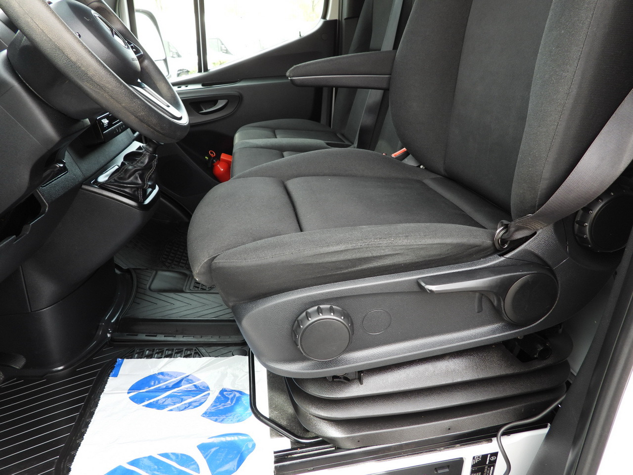 Véhicule utilitaire benne MERCEDES SPRINTER 516 TIPPER CRUISE CONTROL TWIN WHEELS AIR CONDITIONING 160HP: photos 25 Véhicule utilitaire benne MERCEDES SPRINTER 516 TIPPER CRUISE CONTROL TWIN WHEELS AIR CONDITIONING 160HP: photos 25