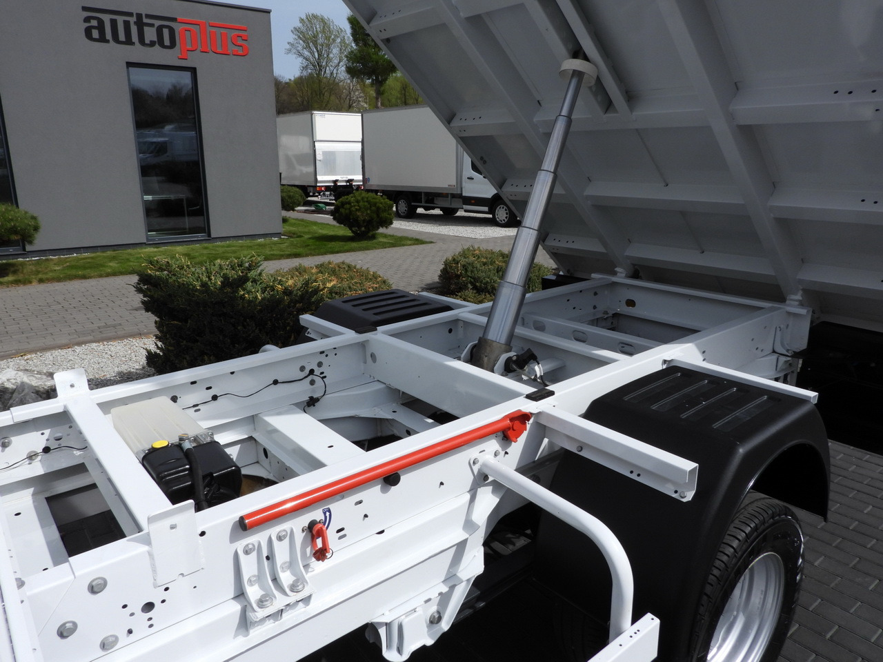 Véhicule utilitaire benne MERCEDES SPRINTER 516 TIPPER CRUISE CONTROL TWIN WHEELS AIR CONDITIONING 160HP: photos 17 Véhicule utilitaire benne MERCEDES SPRINTER 516 TIPPER CRUISE CONTROL TWIN WHEELS AIR CONDITIONING 160HP: photos 17