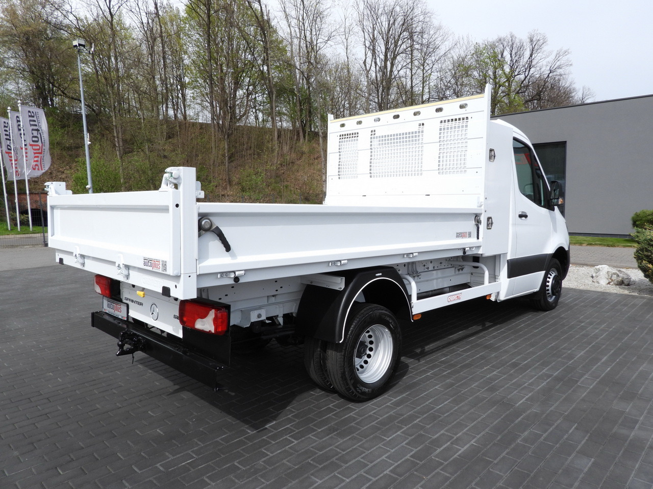 Véhicule utilitaire benne MERCEDES SPRINTER 516 TIPPER CRUISE CONTROL TWIN WHEELS AIR CONDITIONING 160HP: photos 12 Véhicule utilitaire benne MERCEDES SPRINTER 516 TIPPER CRUISE CONTROL TWIN WHEELS AIR CONDITIONING 160HP: photos 12