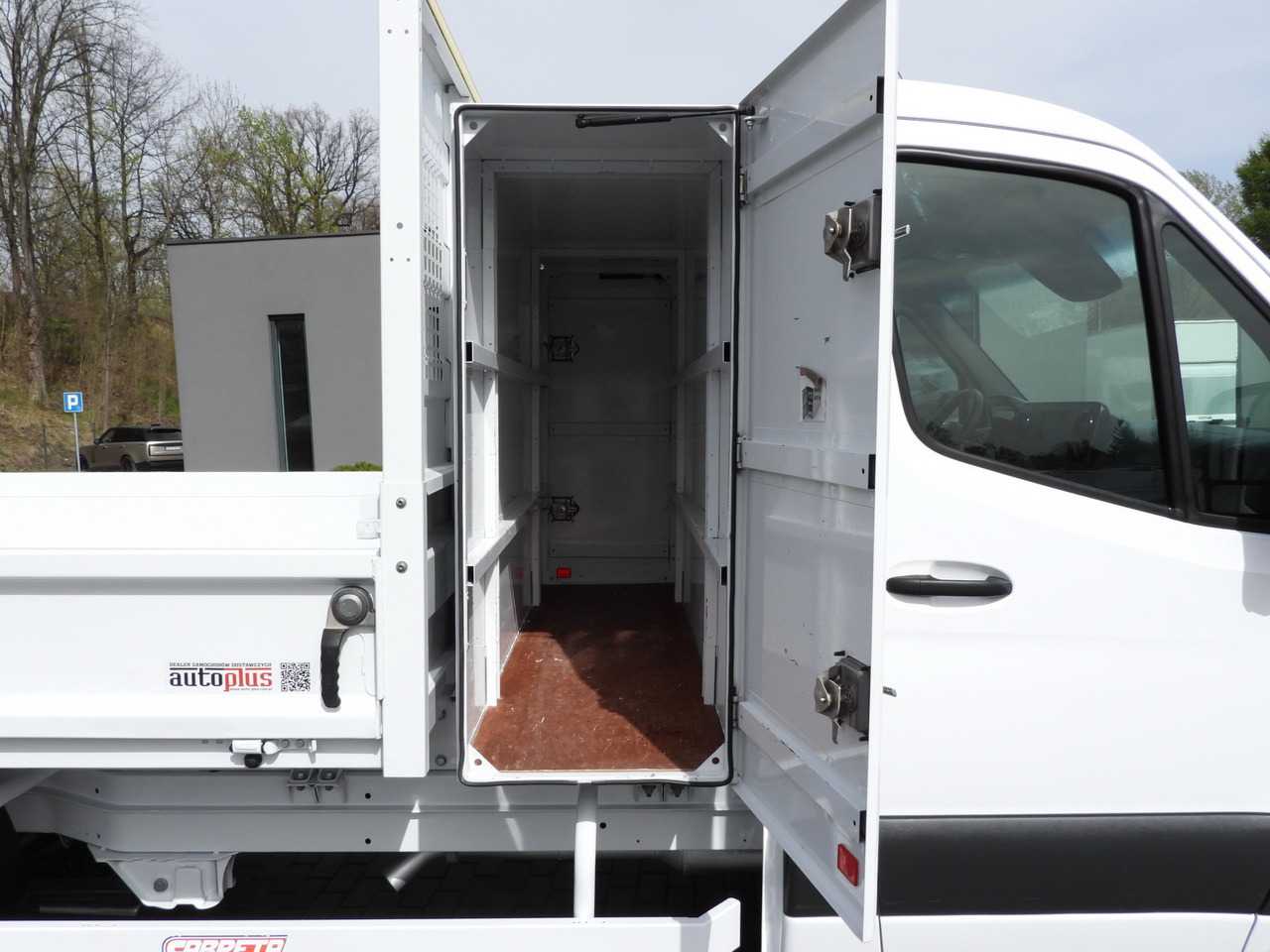 Véhicule utilitaire benne MERCEDES SPRINTER 516 TIPPER CRUISE CONTROL TWIN WHEELS AIR CONDITIONING 160HP: photos 15 Véhicule utilitaire benne MERCEDES SPRINTER 516 TIPPER CRUISE CONTROL TWIN WHEELS AIR CONDITIONING 160HP: photos 15