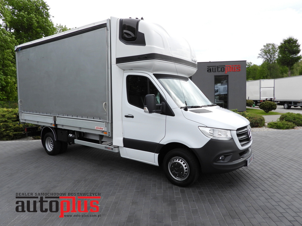 MERCEDES SPRINTER 519 TARPAULIN 8 PALLETS WEBASTO CRUISE CONTROL TWIN WHEELS AIR CONDITIONING 190HP - Véhicule utilitaire plateau baché: photos 1 MERCEDES SPRINTER 519 TARPAULIN 8 PALLETS WEBASTO CRUISE CONTROL TWIN WHEELS AIR CONDITIONING 190HP - Véhicule utilitaire plateau baché: photos 1