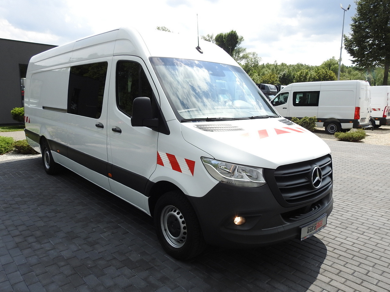 MERCEDES SPRINTER BOX DELIVERY VAN 5 SEATS CRUISE CONTROL NAVIGATION AIR CONDITIONING AUTOMATIC TRANSMISSION 160HP - Fourgon utilitaire: photos 4 MERCEDES SPRINTER BOX DELIVERY VAN 5 SEATS CRUISE CONTROL NAVIGATION AIR CONDITIONING AUTOMATIC TRANSMISSION 160HP - Fourgon utilitaire: photos 4