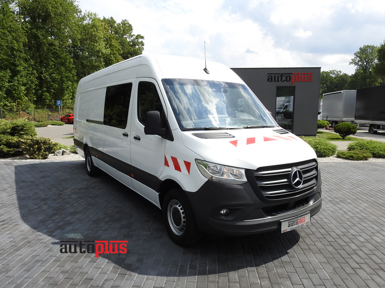 MERCEDES SPRINTER BOX DELIVERY VAN 5 SEATS CRUISE CONTROL NAVIGATION AIR CONDITIONING AUTOMATIC TRANSMISSION 160HP - Fourgon utilitaire: photos 1 MERCEDES SPRINTER BOX DELIVERY VAN 5 SEATS CRUISE CONTROL NAVIGATION AIR CONDITIONING AUTOMATIC TRANSMISSION 160HP - Fourgon utilitaire: photos 1