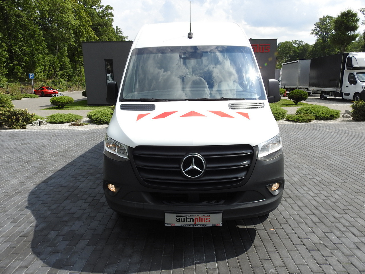 MERCEDES SPRINTER BOX DELIVERY VAN 5 SEATS CRUISE CONTROL NAVIGATION AIR CONDITIONING AUTOMATIC TRANSMISSION 160HP - Fourgon utilitaire: photos 5 MERCEDES SPRINTER BOX DELIVERY VAN 5 SEATS CRUISE CONTROL NAVIGATION AIR CONDITIONING AUTOMATIC TRANSMISSION 160HP - Fourgon utilitaire: photos 5