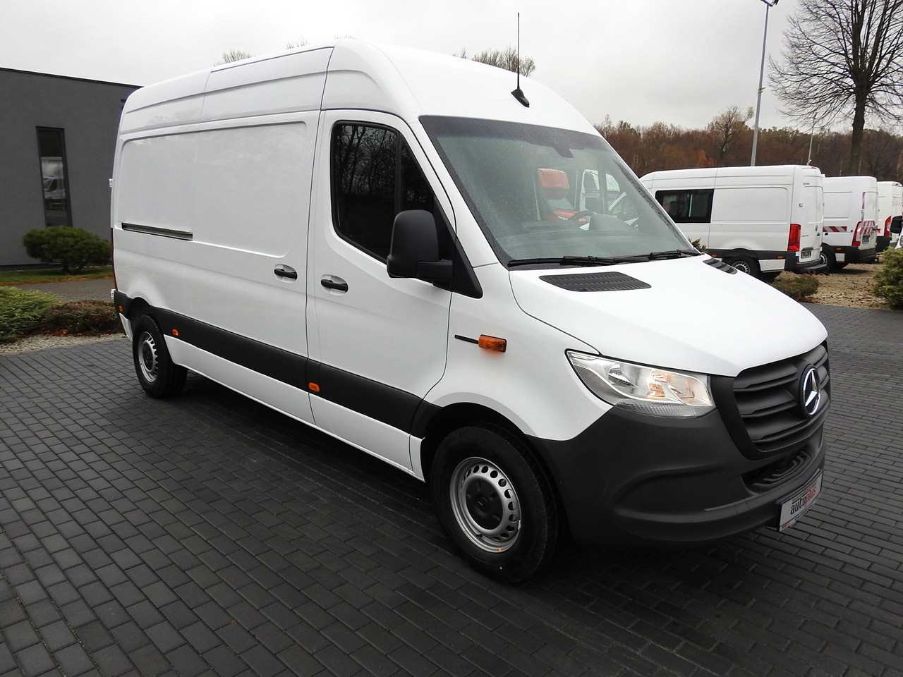 MERCEDES eSprinter NEW ELECTRIC VAN AUTOMATIC TRANSMISSION GUARANTEE 95HP - Fourgon utilitaire: photos 4 MERCEDES eSprinter NEW ELECTRIC VAN AUTOMATIC TRANSMISSION GUARANTEE 95HP - Fourgon utilitaire: photos 4