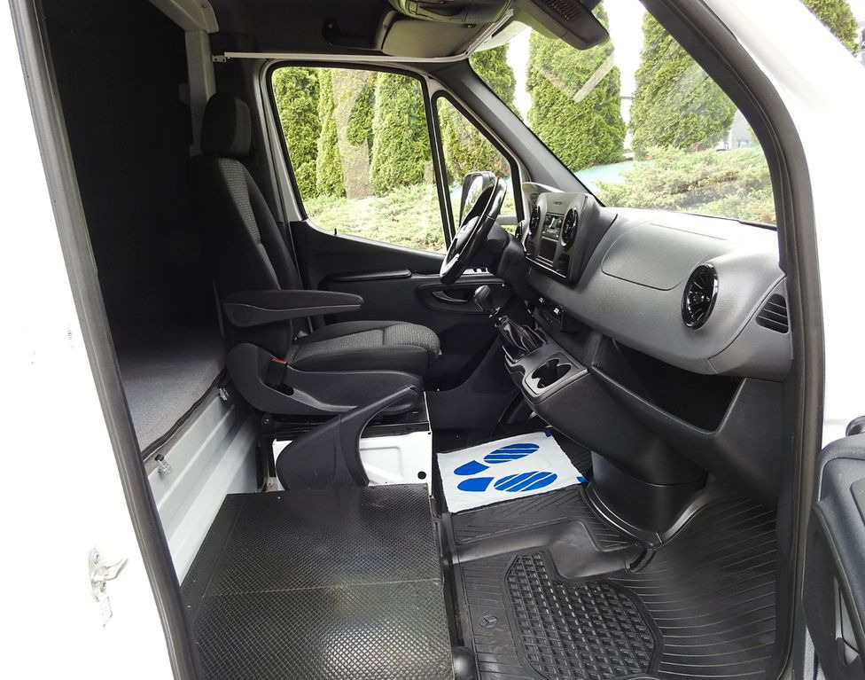 Véhicule utilitaire plateau baché, Utilitaire double cabine Mercedes-Benz SPRINTER 316 PRITSCHE PLANE 10 PALETTEN WEBASTO: photos 25