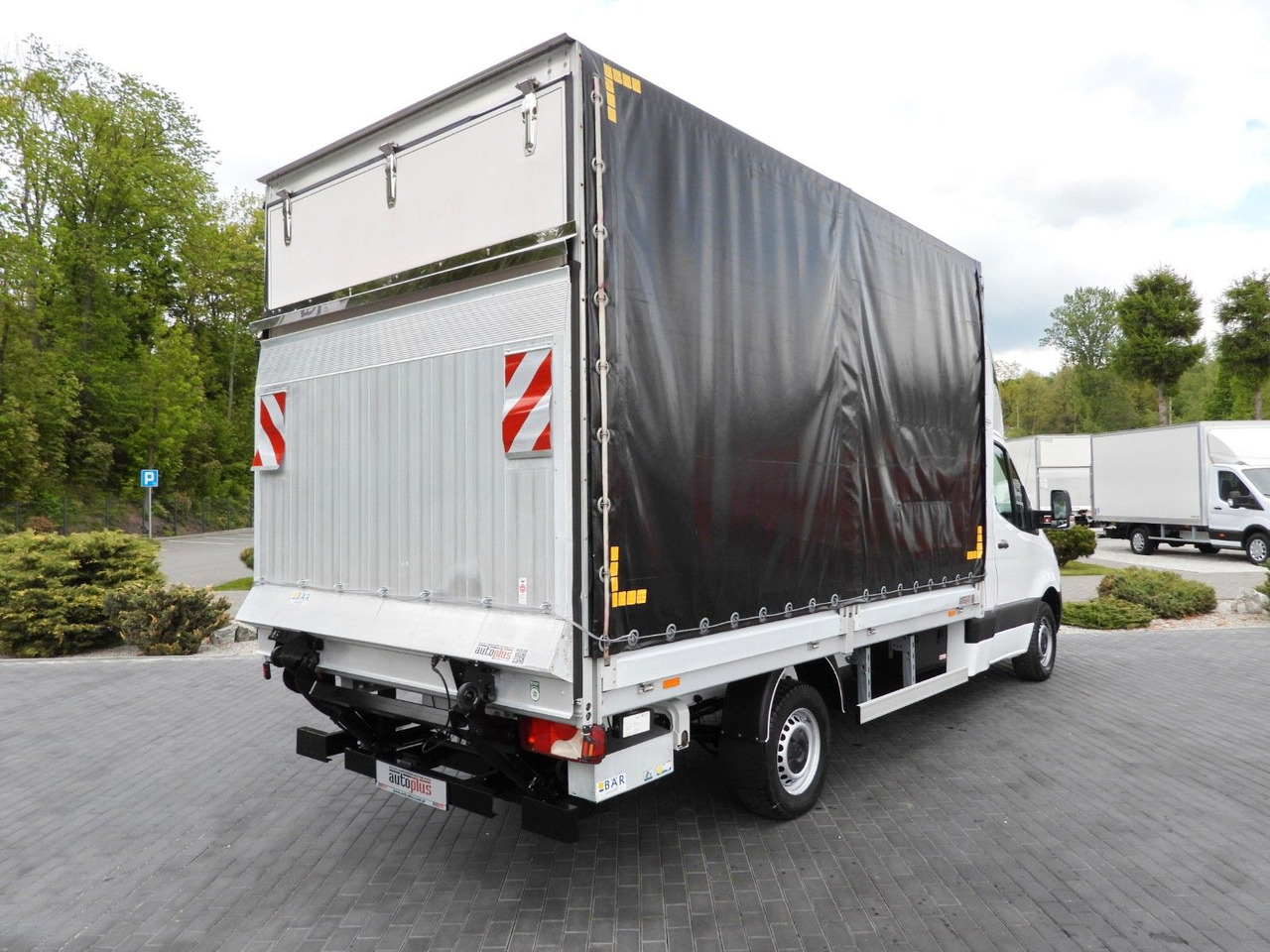 Mercedes-Benz SPRINTER 316 PRITSCHE PLANE AUFZUG 8 PALETTEN - Véhicule utilitaire plateau baché, Utilitaire double cabine: photos 3 Mercedes-Benz SPRINTER 316 PRITSCHE PLANE AUFZUG 8 PALETTEN - Véhicule utilitaire plateau baché, Utilitaire double cabine: photos 3