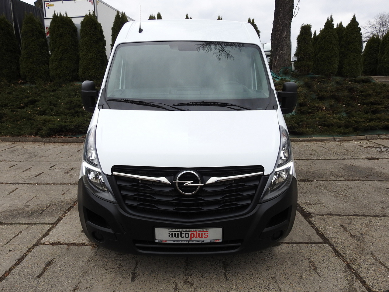 OPEL MOVANO REFRIGERATOR VAN 0*C CRUISE CONTROL NAVIGATION AIR CONDITIONING LED LIGHTS 136HP - Véhicule utilitaire frigorifique: photos 5 OPEL MOVANO REFRIGERATOR VAN 0*C CRUISE CONTROL NAVIGATION AIR CONDITIONING LED LIGHTS 136HP - Véhicule utilitaire frigorifique: photos 5