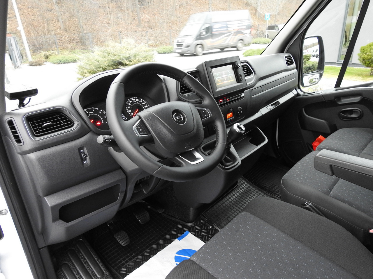 OPEL MOVANO REFRIGERATOR VAN 0*C CRUISE CONTROL NAVIGATION AIR CONDITIONING LED LIGHTS 150HP - Véhicule utilitaire frigorifique: photos 2 OPEL MOVANO REFRIGERATOR VAN 0*C CRUISE CONTROL NAVIGATION AIR CONDITIONING LED LIGHTS 150HP - Véhicule utilitaire frigorifique: photos 2