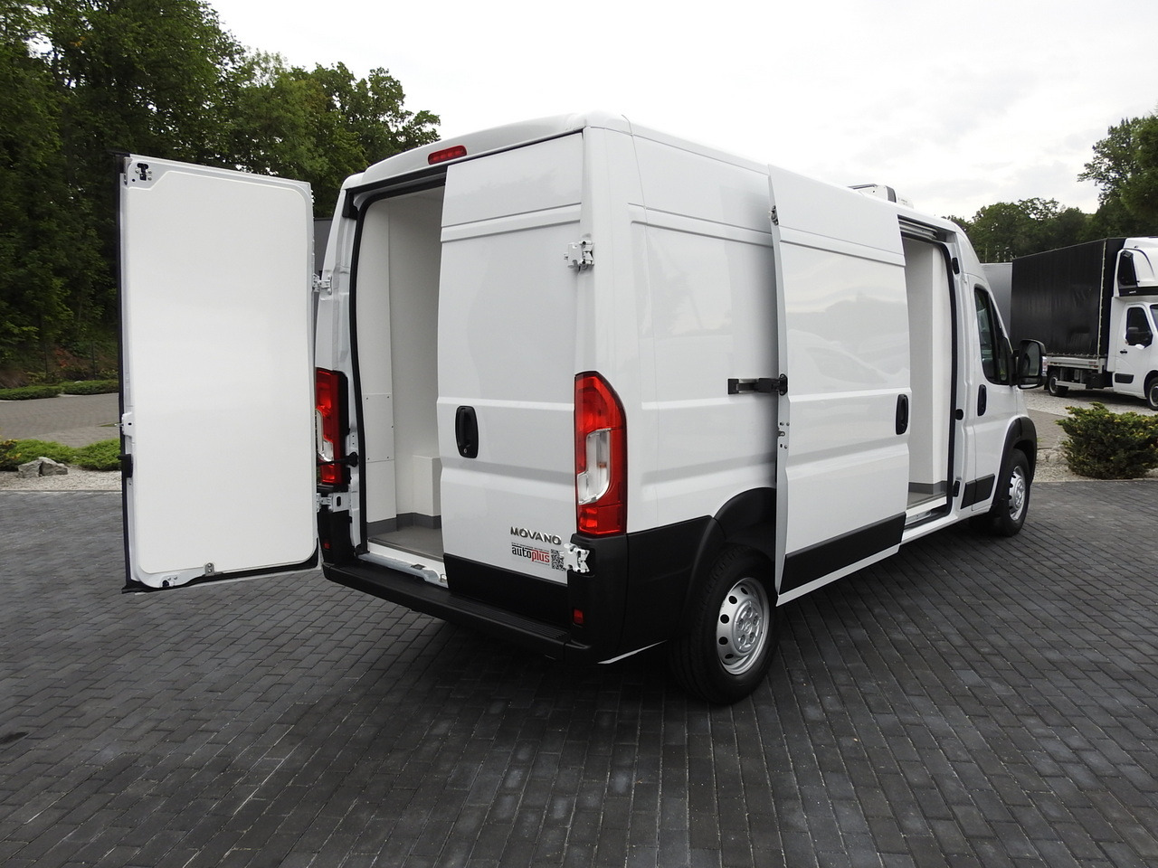 OPEL MOVANO REFRIGERATOR VAN 0*C HEATING FUNCTION AIR CONDITIONING 140HP - Véhicule utilitaire frigorifique: photos 3 OPEL MOVANO REFRIGERATOR VAN 0*C HEATING FUNCTION AIR CONDITIONING 140HP - Véhicule utilitaire frigorifique: photos 3