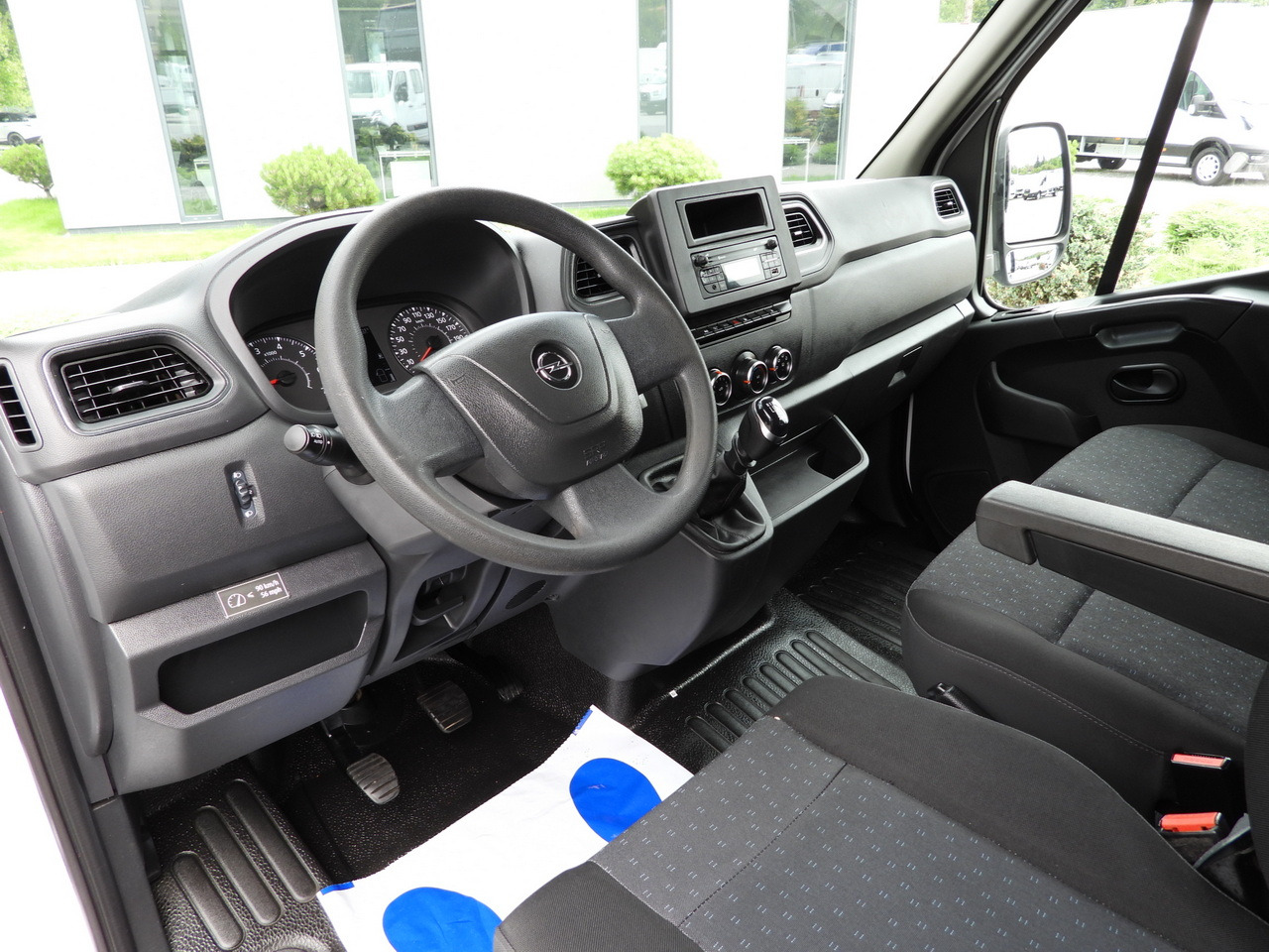 OPEL MOVANO TIPPER DOUBLE CABIN DOKA 7 SEATS LED LIGHTS TWIN WHEELS AIR CONDITIONING 145HP - Véhicule utilitaire benne: photos 2 OPEL MOVANO TIPPER DOUBLE CABIN DOKA 7 SEATS LED LIGHTS TWIN WHEELS AIR CONDITIONING 145HP - Véhicule utilitaire benne: photos 2