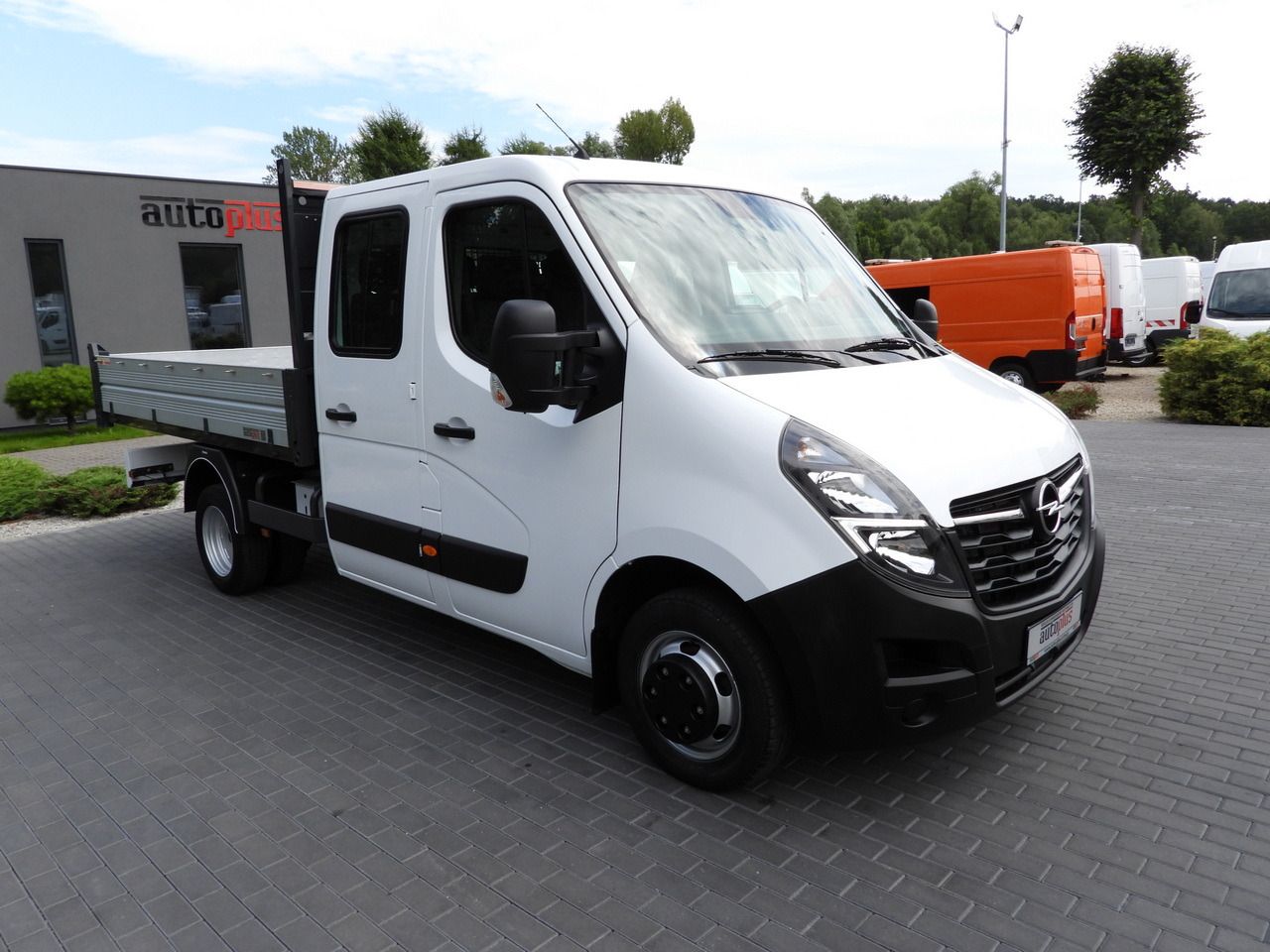 OPEL MOVANO TIPPER DOUBLE CABIN DOKA 7 SEATS LED LIGHTS TWIN WHEELS AIR CONDITIONING 145HP - Camion benne: photos 4 OPEL MOVANO TIPPER DOUBLE CABIN DOKA 7 SEATS LED LIGHTS TWIN WHEELS AIR CONDITIONING 145HP - Camion benne: photos 4
