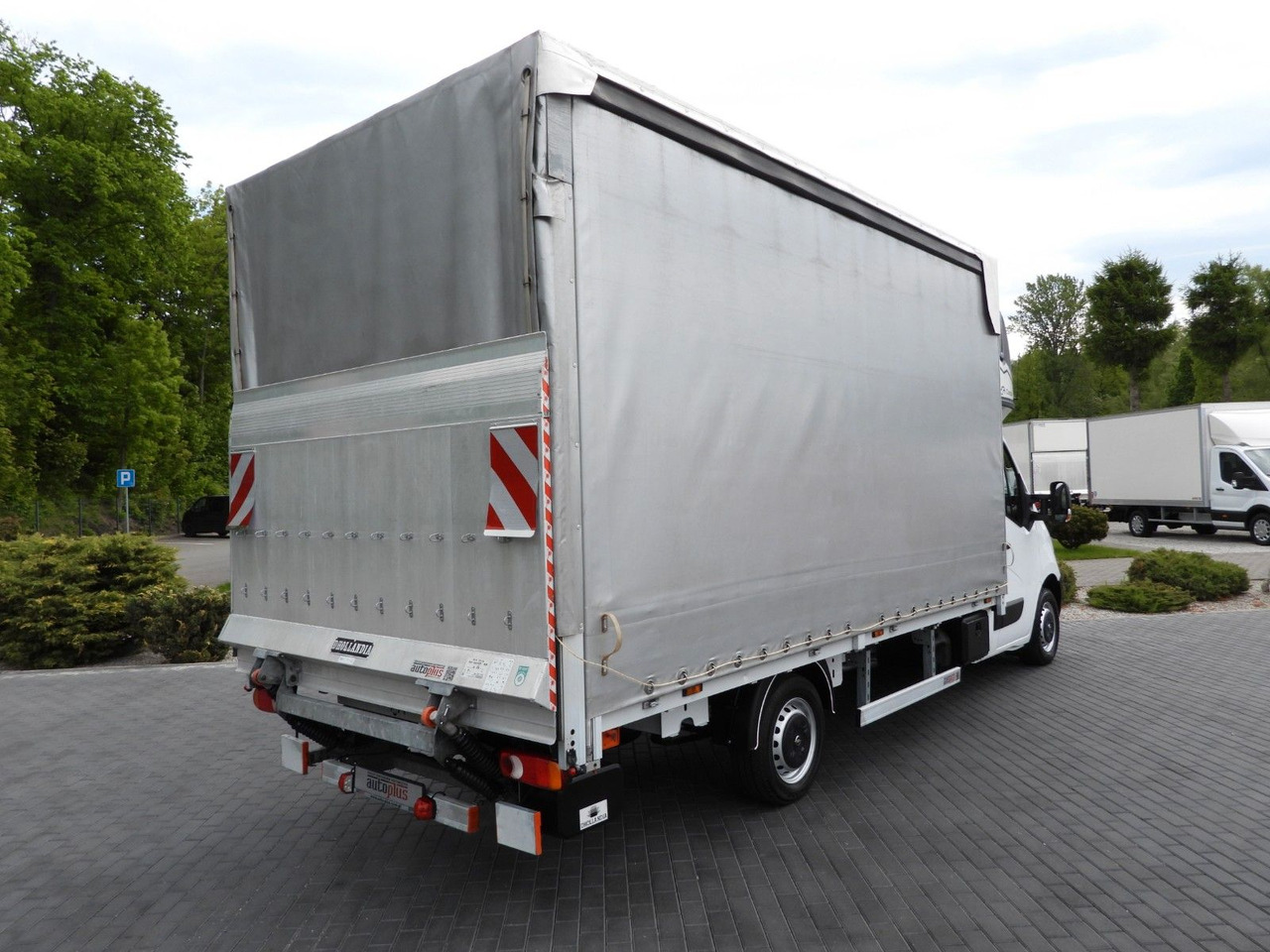 Opel MOVANO PRITSCHE PLANE AUFZUG 9 PALETTEN WEBASTO - Véhicule utilitaire plateau baché: photos 3 Opel MOVANO PRITSCHE PLANE AUFZUG 9 PALETTEN WEBASTO - Véhicule utilitaire plateau baché: photos 3