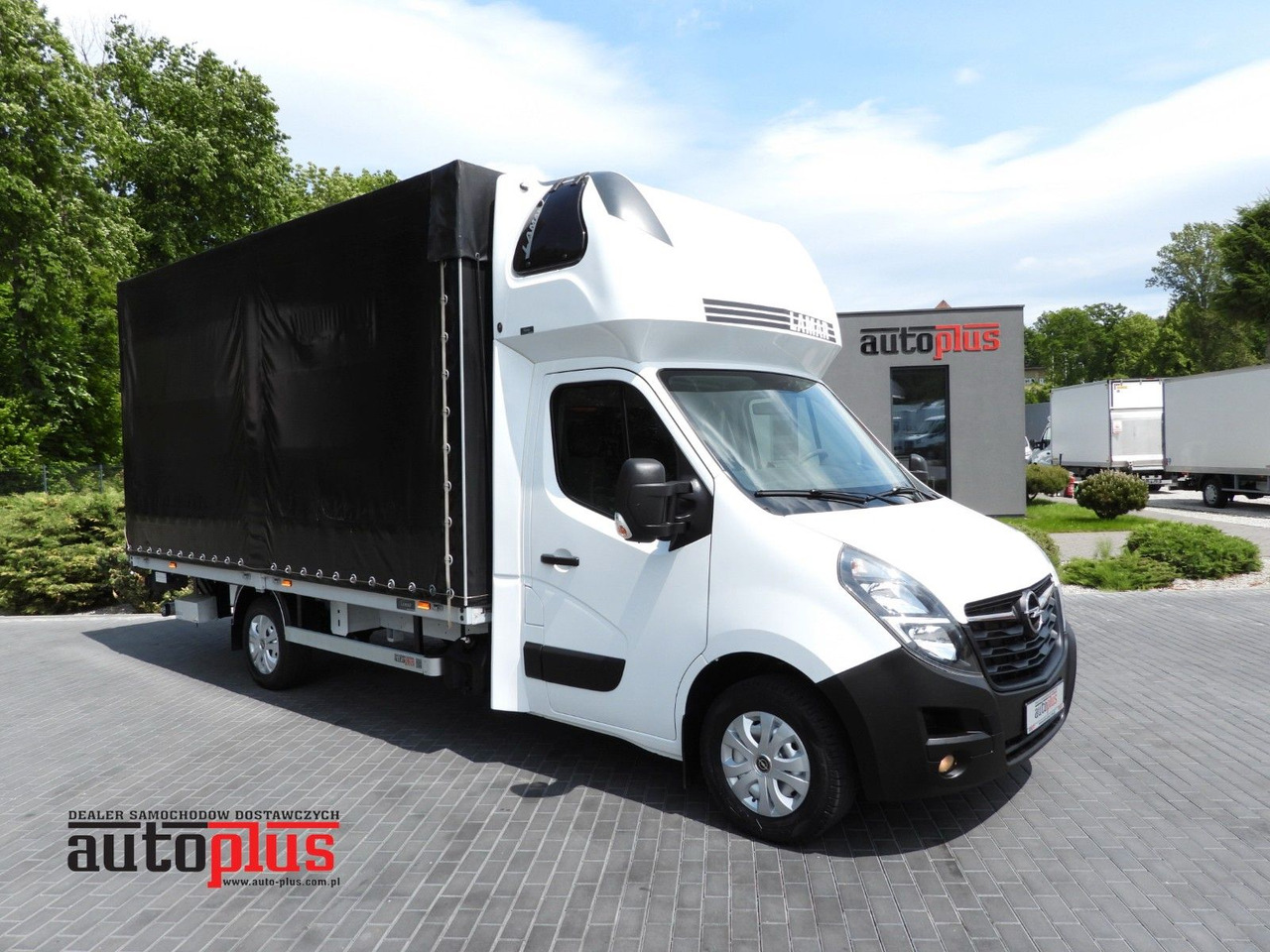 Opel MOVANO PRITSCHE PLANE AUFZUG 9 PALETTEN WEBASTO - Véhicule utilitaire plateau baché: photos 1 Opel MOVANO PRITSCHE PLANE AUFZUG 9 PALETTEN WEBASTO - Véhicule utilitaire plateau baché: photos 1