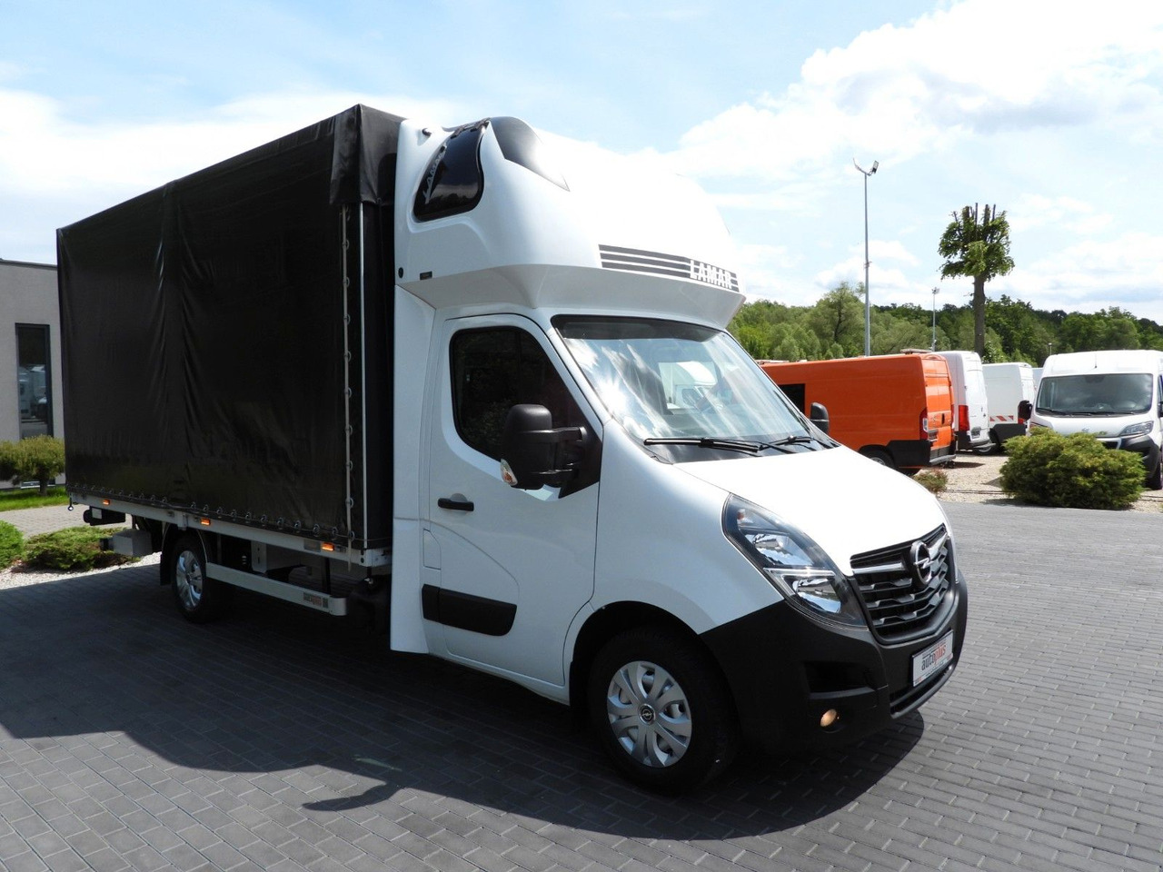 Opel MOVANO PRITSCHE PLANE AUFZUG 9 PALETTEN WEBASTO - Véhicule utilitaire plateau baché: photos 4 Opel MOVANO PRITSCHE PLANE AUFZUG 9 PALETTEN WEBASTO - Véhicule utilitaire plateau baché: photos 4