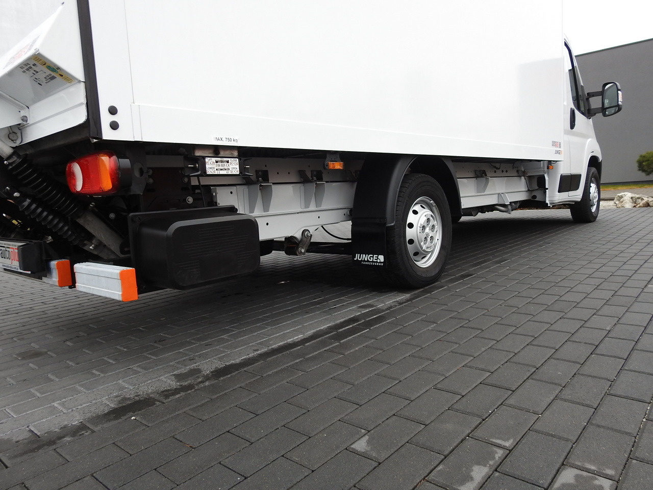 Crédit-bail PEUGEOT BOXER BOX LIFT 8 PALLETS CRUISE CONTROL AIR CONDITIONING  140HP PEUGEOT BOXER BOX LIFT 8 PALLETS CRUISE CONTROL AIR CONDITIONING  140HP: photos 16