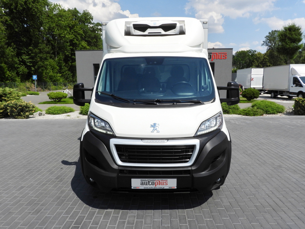 PEUGEOT BOXER REGRIGERATOR BOX 0*C 8 PALLETS CRUISE CONTROL LED LIGHTS AIR CONDITIONING 165HP - Véhicule utilitaire frigorifique: photos 5 PEUGEOT BOXER REGRIGERATOR BOX 0*C 8 PALLETS CRUISE CONTROL LED LIGHTS AIR CONDITIONING 165HP - Véhicule utilitaire frigorifique: photos 5