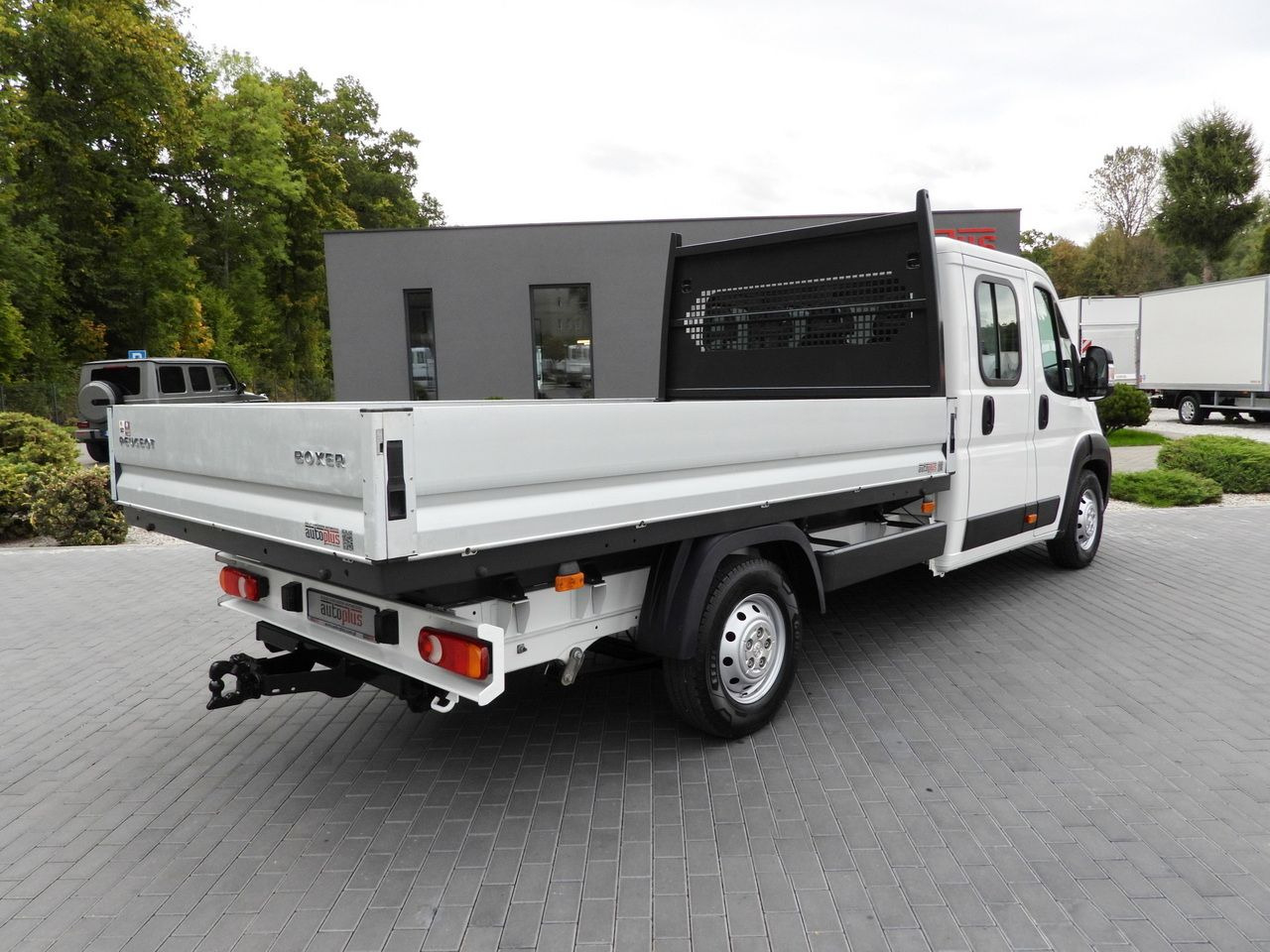 PEUGEOT BOXER STAKE BODY DOUBLE CABIN DOKA 7 SEATS CRUISE CONTROL AIR CONDITIONING 140HP - Fourgon plateau: photos 4 PEUGEOT BOXER STAKE BODY DOUBLE CABIN DOKA 7 SEATS CRUISE CONTROL AIR CONDITIONING 140HP - Fourgon plateau: photos 4