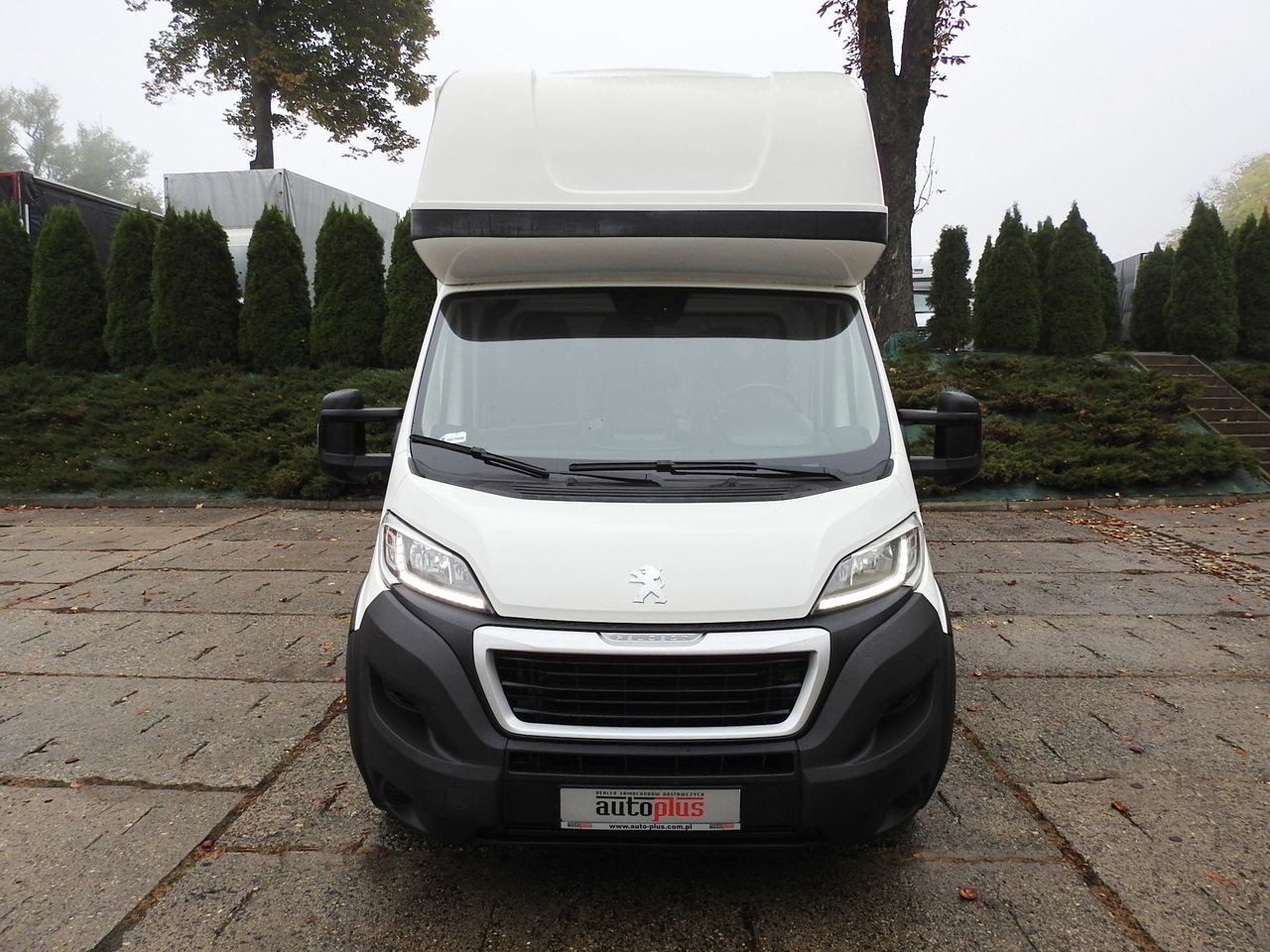 PEUGEOT BOXER TARPAULIN LIFT 8 PALLETS WEBASTO LED LIGHTS AIR CONDITIONING 165HP - Véhicule utilitaire plateau baché: photos 5 PEUGEOT BOXER TARPAULIN LIFT 8 PALLETS WEBASTO LED LIGHTS AIR CONDITIONING 165HP - Véhicule utilitaire plateau baché: photos 5