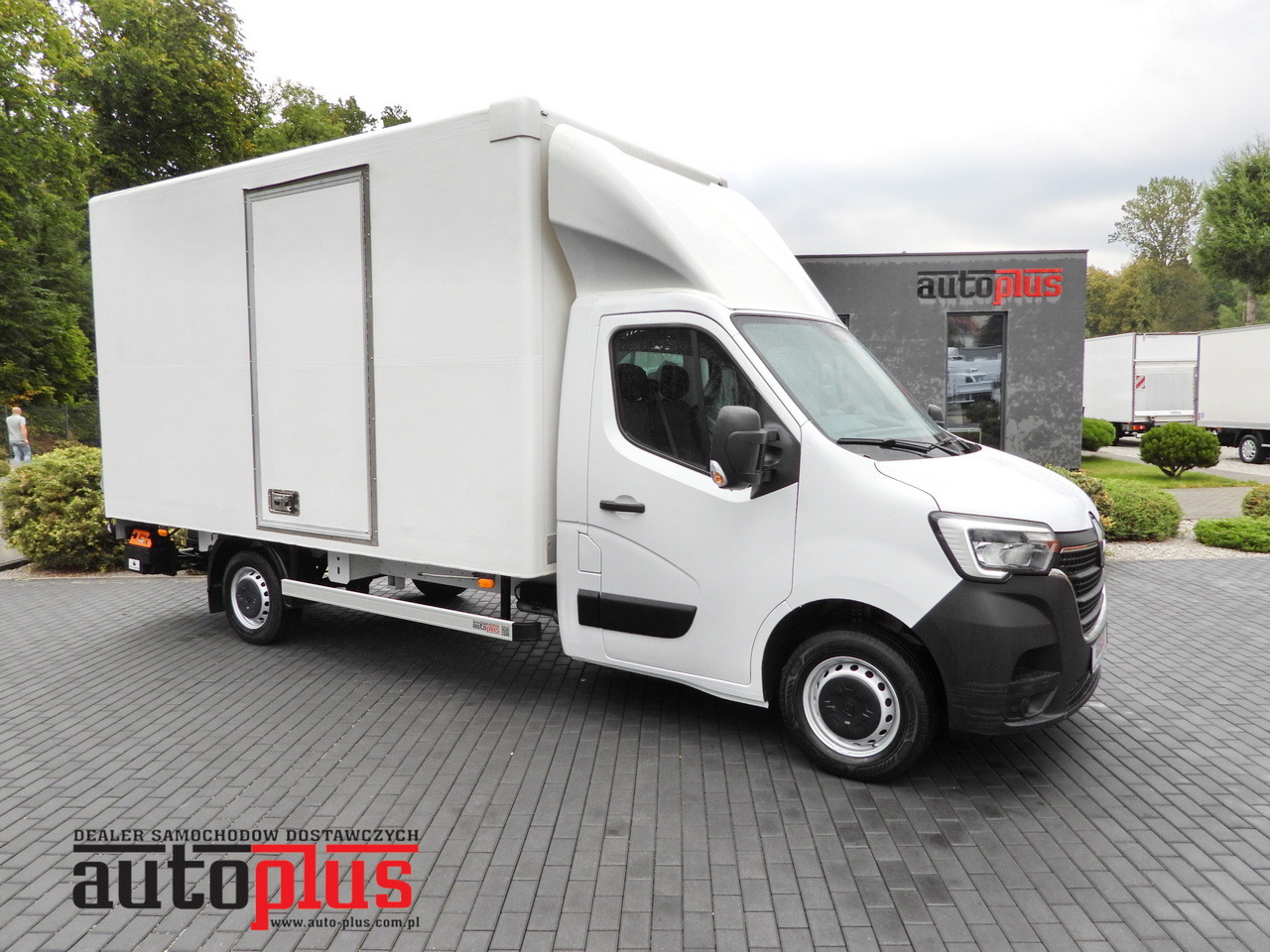 RENAULT MASTER BOX LIFT 8 PALLETS CRUISE CONTROL LED LIGHTS AIR CONDITIONING 145HP - Fourgon: photos 1 RENAULT MASTER BOX LIFT 8 PALLETS CRUISE CONTROL LED LIGHTS AIR CONDITIONING 145HP - Fourgon: photos 1