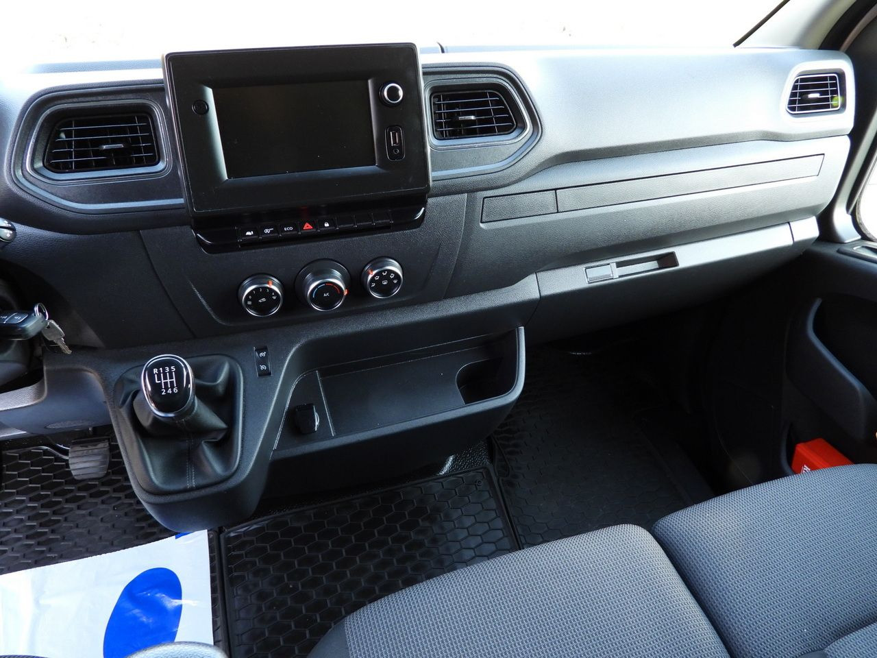 Fourgon RENAULT MASTER BOX LIFT 8 PALLETS CRUISE CONTROL LED LIGHTS TWIN WHEELS AIR CONDITIONING 145HP: photos 33 Fourgon RENAULT MASTER BOX LIFT 8 PALLETS CRUISE CONTROL LED LIGHTS TWIN WHEELS AIR CONDITIONING 145HP: photos 33