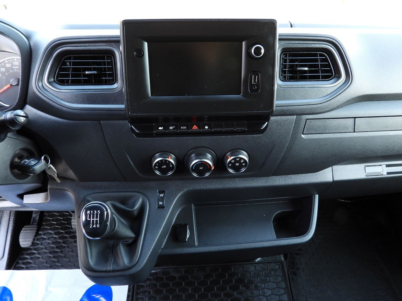 Fourgon RENAULT MASTER BOX LIFT 8 PALLETS CRUISE CONTROL LED LIGHTS TWIN WHEELS AIR CONDITIONING 145HP: photos 34 Fourgon RENAULT MASTER BOX LIFT 8 PALLETS CRUISE CONTROL LED LIGHTS TWIN WHEELS AIR CONDITIONING 145HP: photos 34