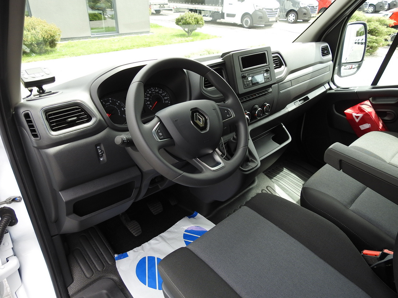 RENAULT MASTER NEW REGRIGERATOR BOX -10*C 8 PALLETS CRUISE CONTROL AIR CONDITIONING LED LIGHTS GUARANTEE 165HP - Véhicule utilitaire frigorifique: photos 2 RENAULT MASTER NEW REGRIGERATOR BOX -10*C 8 PALLETS CRUISE CONTROL AIR CONDITIONING LED LIGHTS GUARANTEE 165HP - Véhicule utilitaire frigorifique: photos 2