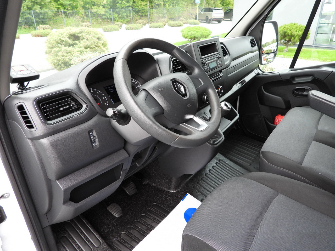 RENAULT MASTER REGRIGERATOR BOX 1*C LED LIGHTS AIR CONDITIONING 165HP - Véhicule utilitaire frigorifique: photos 2 RENAULT MASTER REGRIGERATOR BOX 1*C LED LIGHTS AIR CONDITIONING 165HP - Véhicule utilitaire frigorifique: photos 2