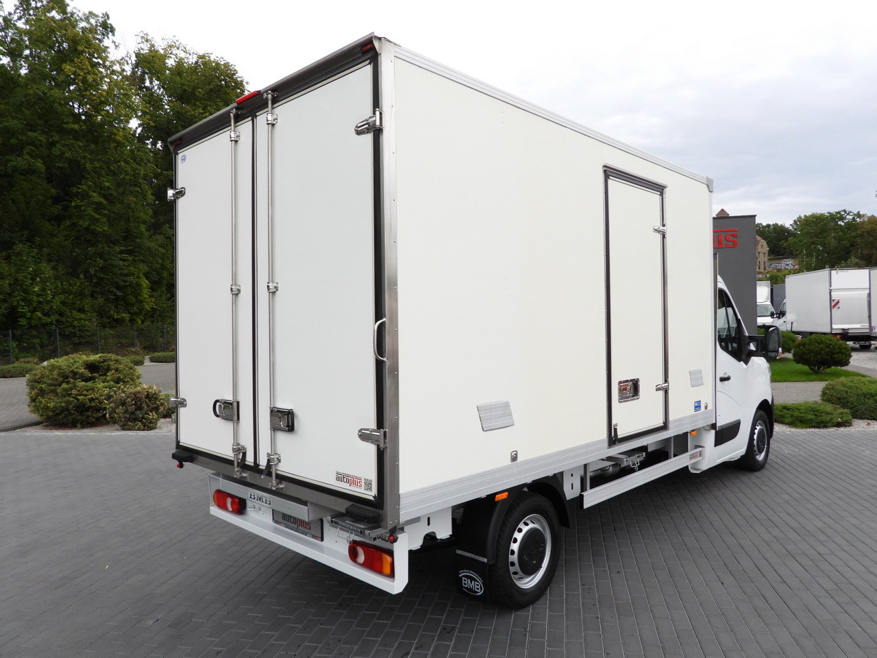 RENAULT MASTER REGRIGERATOR BOX 1*C LED LIGHTS AIR CONDITIONING 165HP - Véhicule utilitaire frigorifique: photos 3 RENAULT MASTER REGRIGERATOR BOX 1*C LED LIGHTS AIR CONDITIONING 165HP - Véhicule utilitaire frigorifique: photos 3