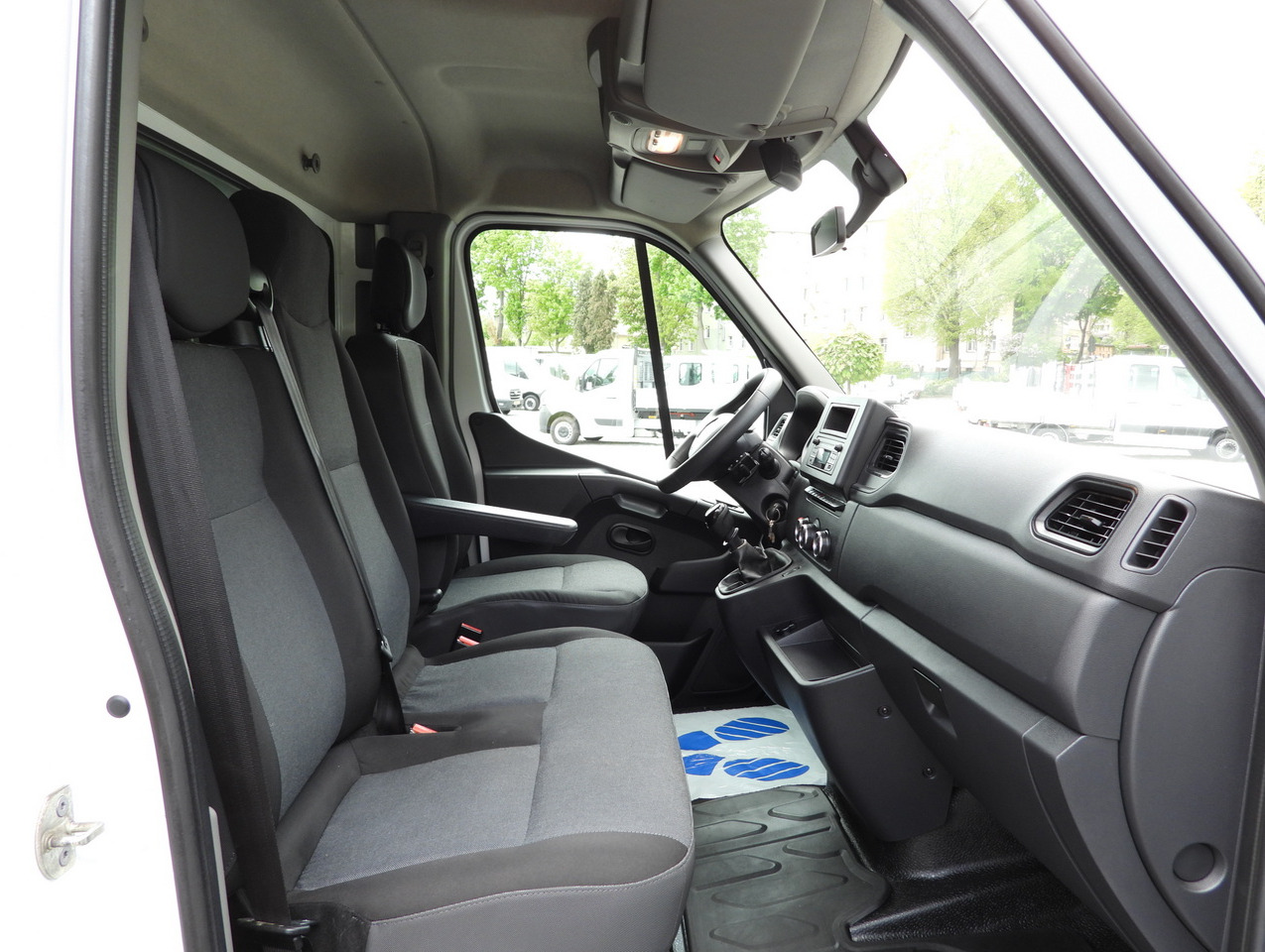 Véhicule utilitaire frigorifique RENAULT MASTER  REGRIGERATOR BOX -10*C CRUISE CONTROL LED LIGHTS TWIN WHEELS AIR CONDITIONING  145HP: photos 36