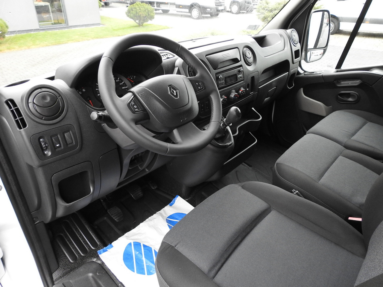 RENAULT MASTER TARPAULIN 10 PALLETS WEBASTO CRUISE CONTROL AIR CONDITIONING 170HP - Véhicule utilitaire plateau baché: photos 2 RENAULT MASTER TARPAULIN 10 PALLETS WEBASTO CRUISE CONTROL AIR CONDITIONING 170HP - Véhicule utilitaire plateau baché: photos 2