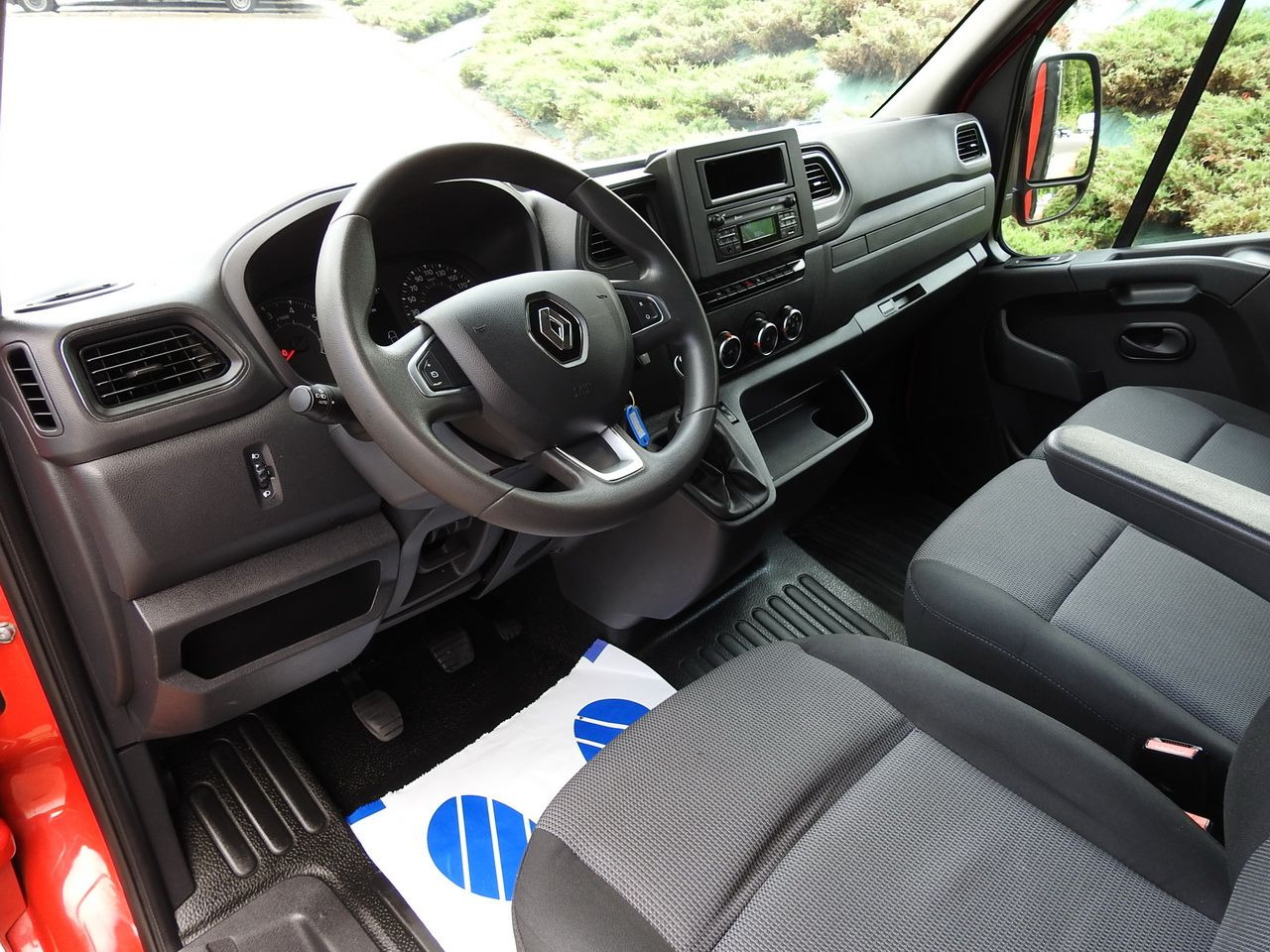 RENAULT MASTER TARPAULIN 10 PALLETS WEBASTO CRUISE CONTROL LED LIGHTS PNEUMATICS AIR CONDITIONING 165HP - Véhicule utilitaire plateau baché: photos 2 RENAULT MASTER TARPAULIN 10 PALLETS WEBASTO CRUISE CONTROL LED LIGHTS PNEUMATICS AIR CONDITIONING 165HP - Véhicule utilitaire plateau baché: photos 2