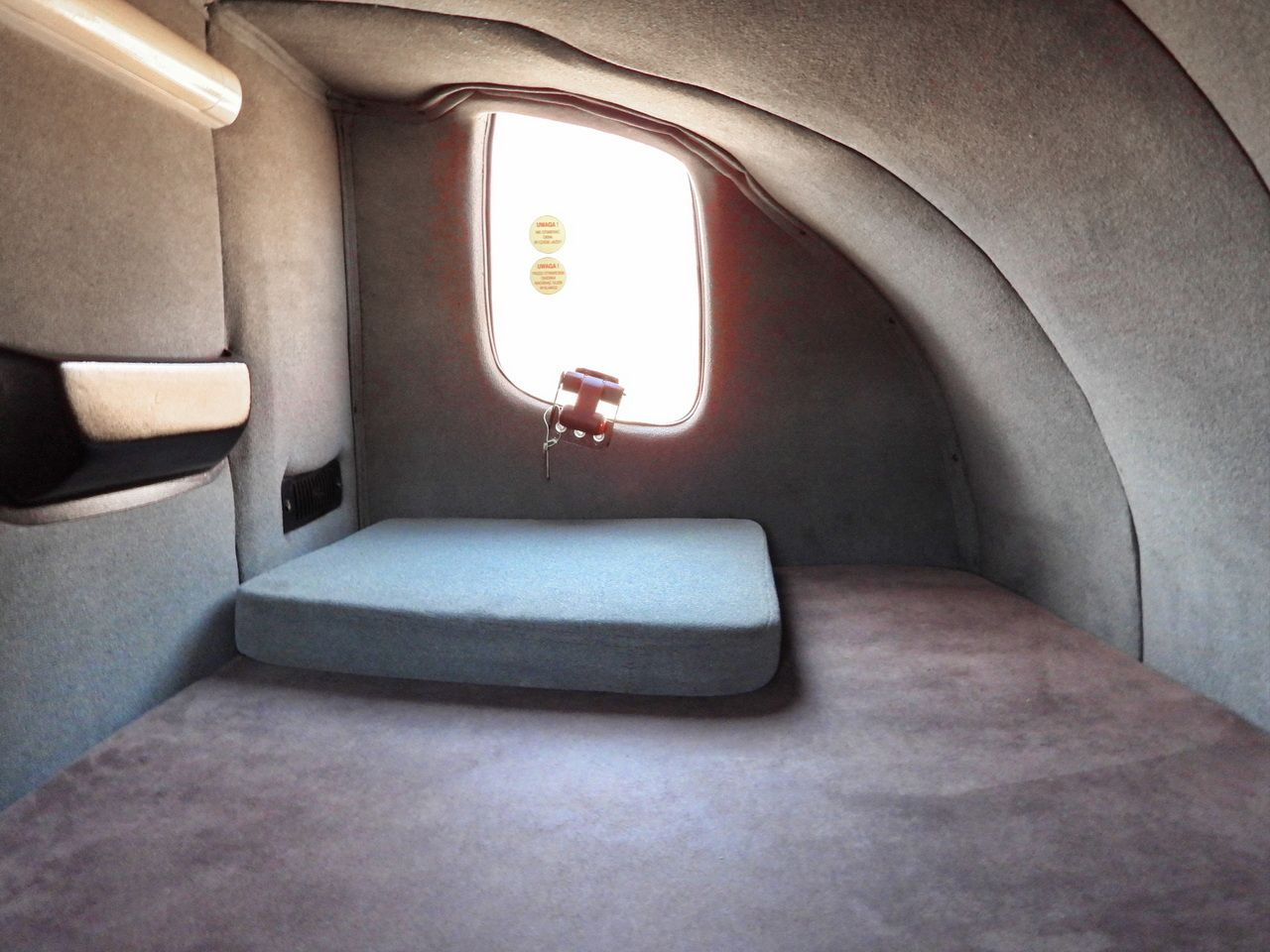 Véhicule utilitaire plateau baché RENAULT MASTER TARPAULIN 10 PALLETS WEBASTO CRUISE CONTROL LED LIGHTS PNEUMATICS AIR CONDITIONING 165HP: photos 41 Véhicule utilitaire plateau baché RENAULT MASTER TARPAULIN 10 PALLETS WEBASTO CRUISE CONTROL LED LIGHTS PNEUMATICS AIR CONDITIONING 165HP: photos 41