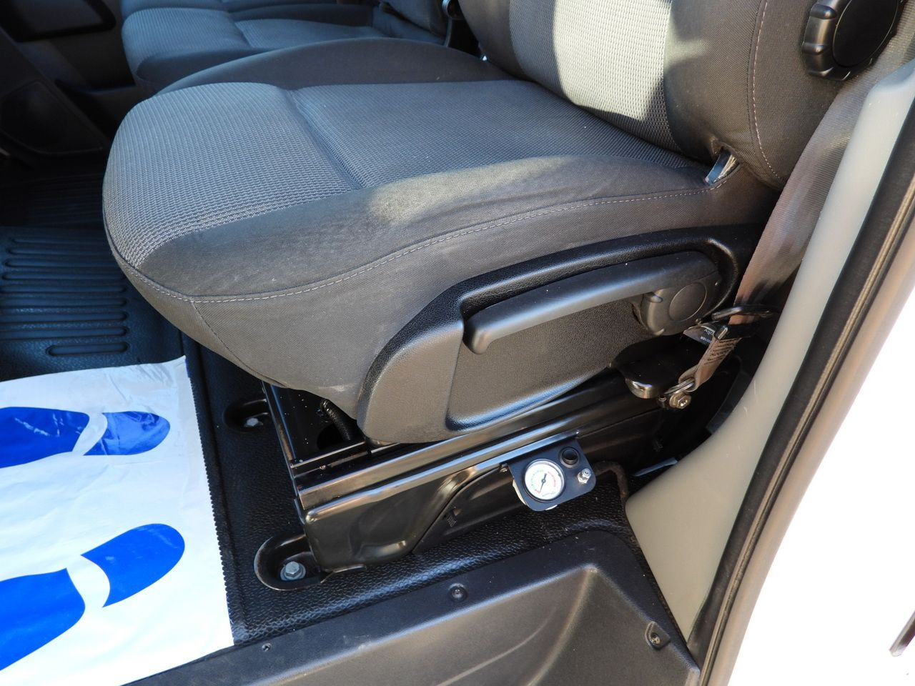 Véhicule utilitaire plateau baché RENAULT MASTER TARPAULIN 10 PALLETS WEBASTO CRUISE CONTROL LED LIGHTS PNEUMATICS AIR CONDITIONING 165HP: photos 31 Véhicule utilitaire plateau baché RENAULT MASTER TARPAULIN 10 PALLETS WEBASTO CRUISE CONTROL LED LIGHTS PNEUMATICS AIR CONDITIONING 165HP: photos 31