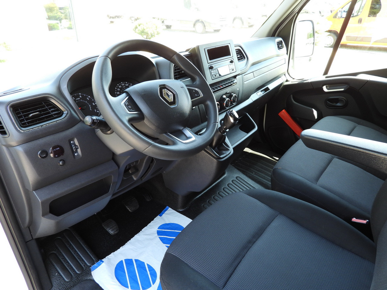 RENAULT MASTER TARPAULIN 10 PALLETS WEBASTO CRUISE CONTROL LED LIGHTS PNEUMATICS AIR CONDITIONING 165HP - Véhicule utilitaire plateau baché: photos 2 RENAULT MASTER TARPAULIN 10 PALLETS WEBASTO CRUISE CONTROL LED LIGHTS PNEUMATICS AIR CONDITIONING 165HP - Véhicule utilitaire plateau baché: photos 2