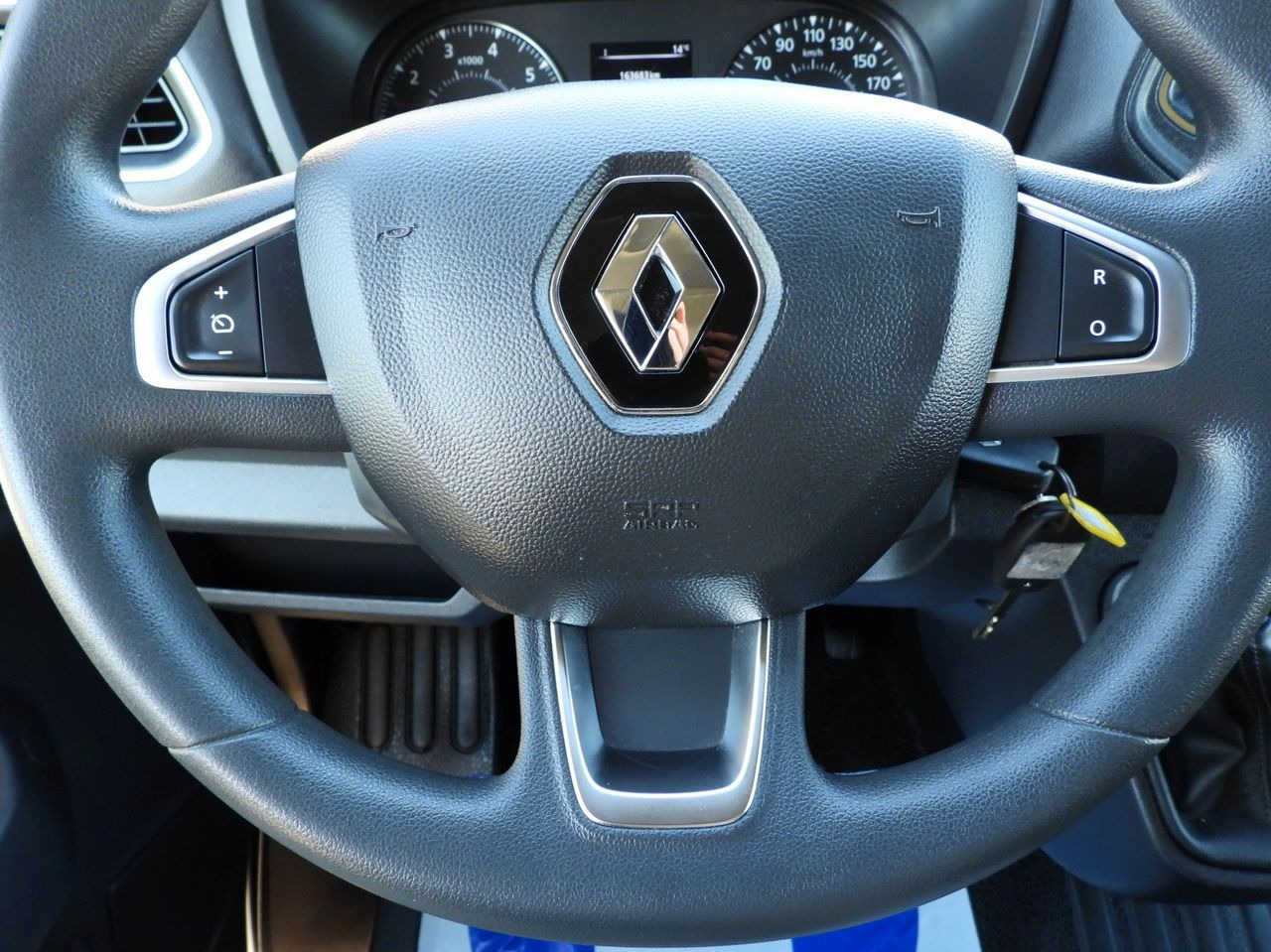 Véhicule utilitaire plateau baché RENAULT MASTER TARPAULIN 10 PALLETS WEBASTO CRUISE CONTROL LED LIGHTS PNEUMATICS AIR CONDITIONING 165HP: photos 33 Véhicule utilitaire plateau baché RENAULT MASTER TARPAULIN 10 PALLETS WEBASTO CRUISE CONTROL LED LIGHTS PNEUMATICS AIR CONDITIONING 165HP: photos 33