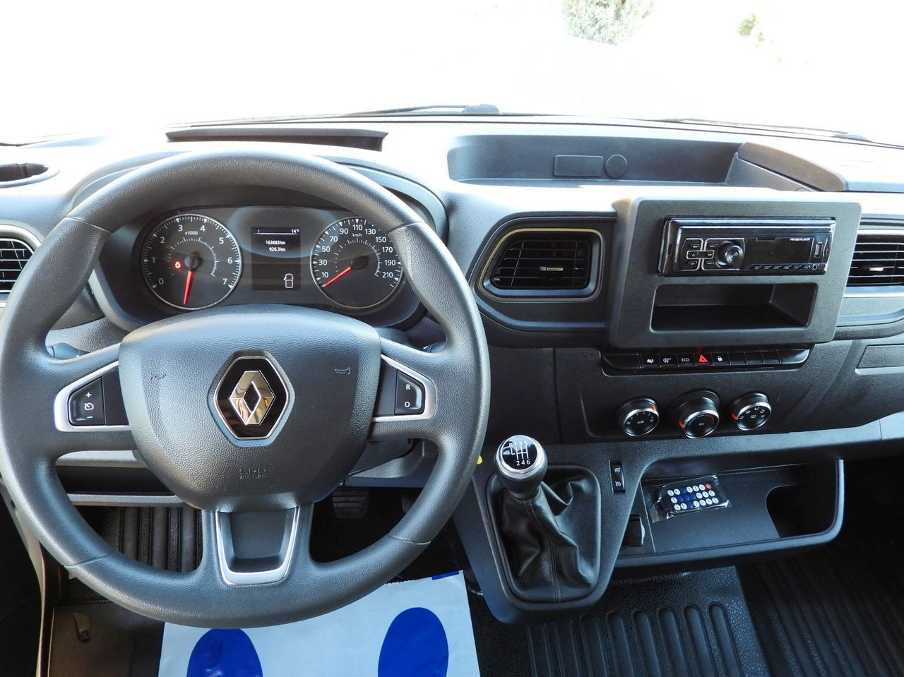 Véhicule utilitaire plateau baché RENAULT MASTER TARPAULIN 10 PALLETS WEBASTO CRUISE CONTROL LED LIGHTS PNEUMATICS AIR CONDITIONING 165HP: photos 32 Véhicule utilitaire plateau baché RENAULT MASTER TARPAULIN 10 PALLETS WEBASTO CRUISE CONTROL LED LIGHTS PNEUMATICS AIR CONDITIONING 165HP: photos 32