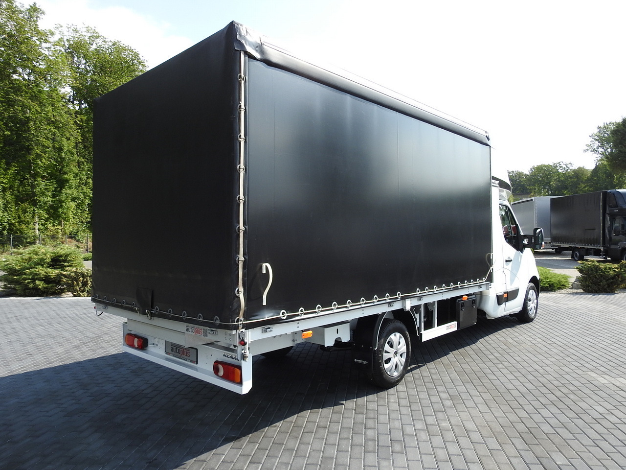 RENAULT MASTER TARPAULIN 8 PALLETS CRUISE CONTROL AIR CONDITIONING 170HP - Véhicule utilitaire plateau baché: photos 3 RENAULT MASTER TARPAULIN 8 PALLETS CRUISE CONTROL AIR CONDITIONING 170HP - Véhicule utilitaire plateau baché: photos 3