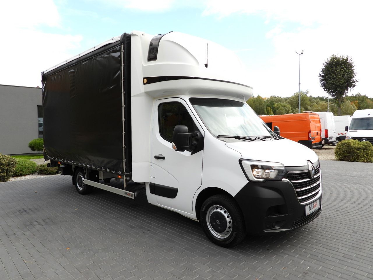RENAULT MASTER TARPAULIN LIFT 10 PALLETS CRUISE CONTROL LED LIGHTS AIR CONDITIONING 165HP - Véhicule utilitaire plateau baché: photos 4 RENAULT MASTER TARPAULIN LIFT 10 PALLETS CRUISE CONTROL LED LIGHTS AIR CONDITIONING 165HP - Véhicule utilitaire plateau baché: photos 4
