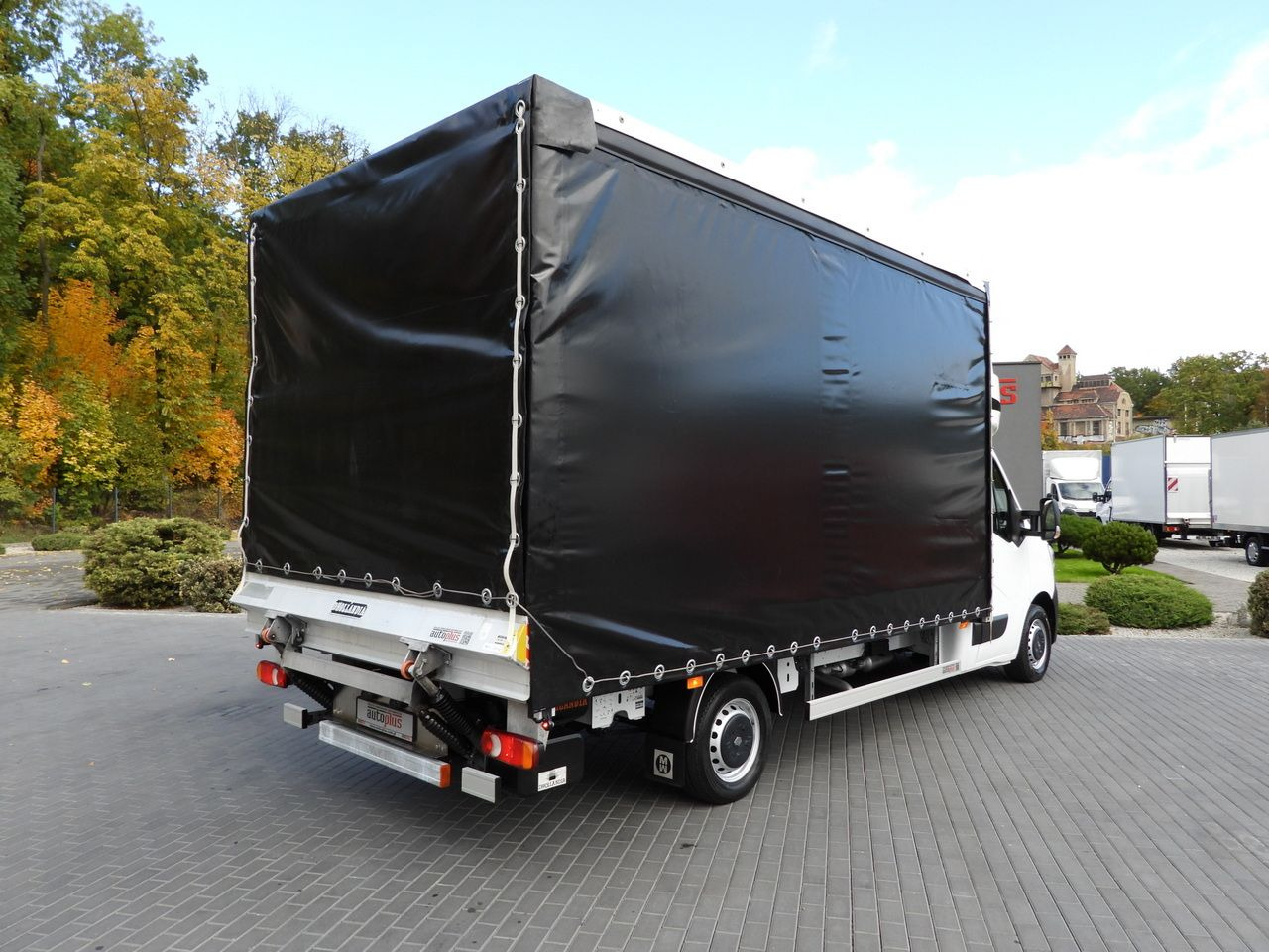 RENAULT MASTER TARPAULIN LIFT 10 PALLETS CRUISE CONTROL LED LIGHTS AIR CONDITIONING 165HP - Véhicule utilitaire plateau baché: photos 3 RENAULT MASTER TARPAULIN LIFT 10 PALLETS CRUISE CONTROL LED LIGHTS AIR CONDITIONING 165HP - Véhicule utilitaire plateau baché: photos 3