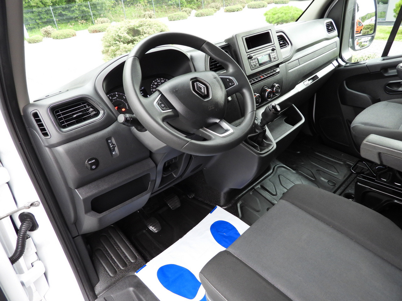 RENAULT MASTER TARPAULIN LIFT 10 PALLETS WEBASTO CRUISE CONTROL LED LIGHTS AIR CONDITIONING  165HP - Véhicule utilitaire plateau baché: photos 2 RENAULT MASTER TARPAULIN LIFT 10 PALLETS WEBASTO CRUISE CONTROL LED LIGHTS AIR CONDITIONING  165HP - Véhicule utilitaire plateau baché: photos 2