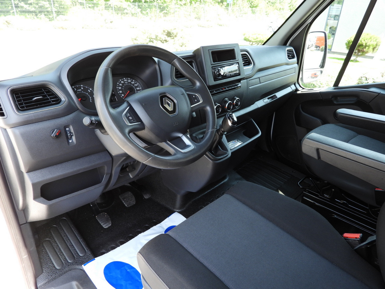RENAULT MASTER TIPPER DOUBLE CABIN DOKA 6 SEATS CRUISE CONTROL LED LIGHTS TWIN WHEELS AIR CONDITIONING 130HP - Véhicule utilitaire benne: photos 2 RENAULT MASTER TIPPER DOUBLE CABIN DOKA 6 SEATS CRUISE CONTROL LED LIGHTS TWIN WHEELS AIR CONDITIONING 130HP - Véhicule utilitaire benne: photos 2