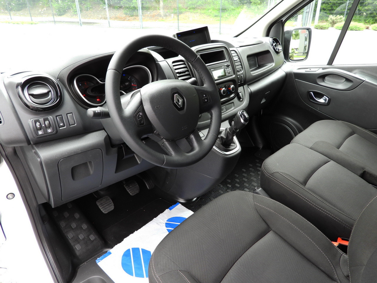 RENAULT TRAFIC REFRIGERATOR VAN -5*C POWER SUPPLY 230V CRUISE CONTROL LED LIGHTS AIR CONDITIONING 120HP - Véhicule utilitaire frigorifique: photos 2 RENAULT TRAFIC REFRIGERATOR VAN -5*C POWER SUPPLY 230V CRUISE CONTROL LED LIGHTS AIR CONDITIONING 120HP - Véhicule utilitaire frigorifique: photos 2