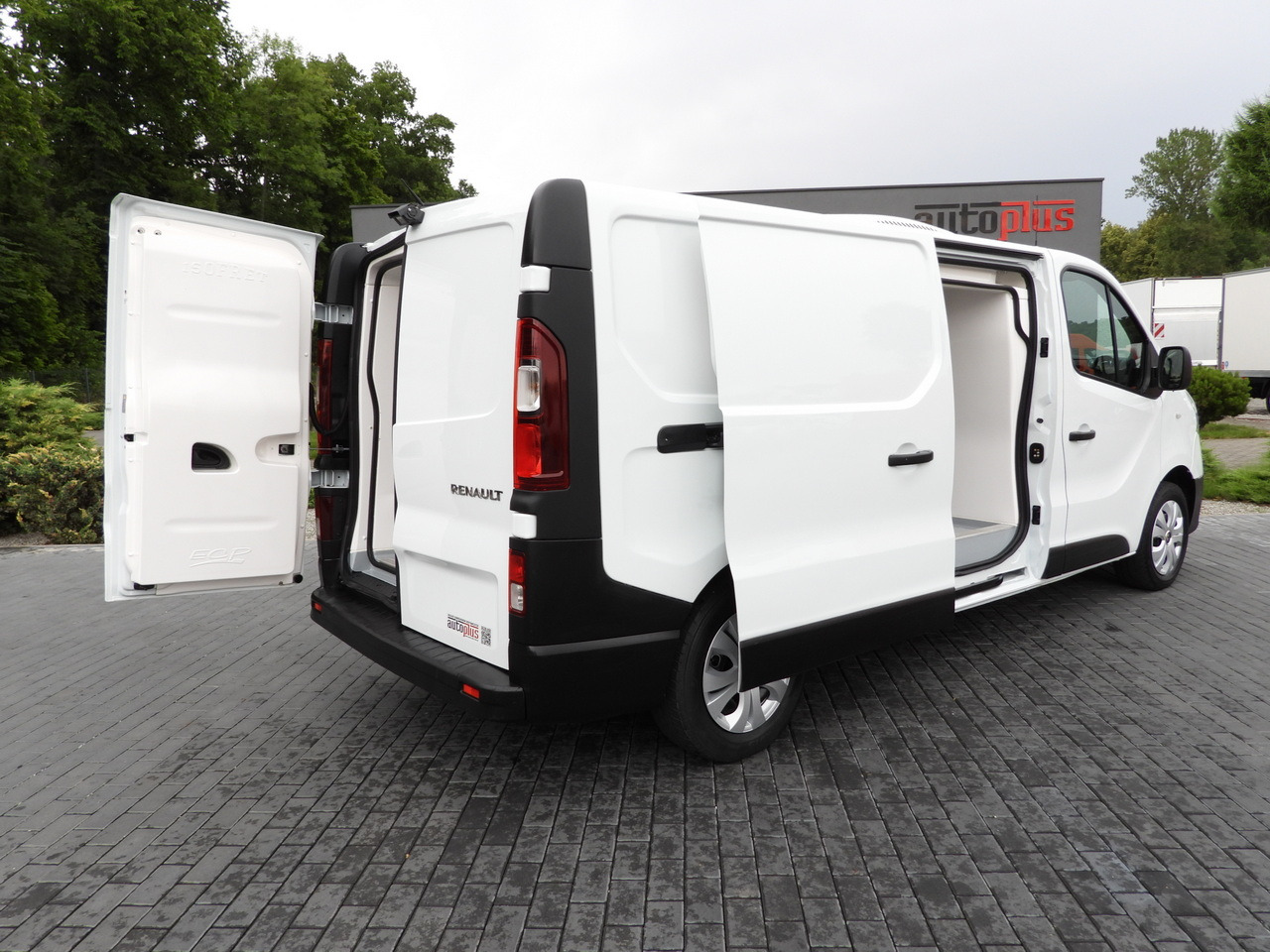 RENAULT TRAFIC REFRIGERATOR VAN -5*C POWER SUPPLY 230V CRUISE CONTROL LED LIGHTS AIR CONDITIONING 120HP - Véhicule utilitaire frigorifique: photos 3 RENAULT TRAFIC REFRIGERATOR VAN -5*C POWER SUPPLY 230V CRUISE CONTROL LED LIGHTS AIR CONDITIONING 120HP - Véhicule utilitaire frigorifique: photos 3