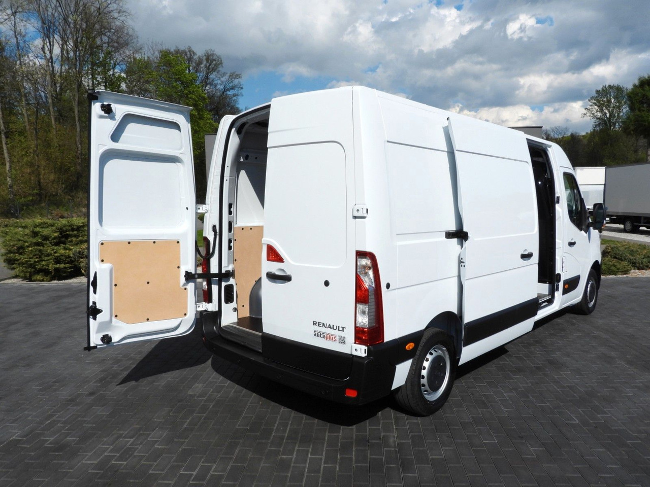 Renault MASTER KASTENWAGEN TEMPOMAT LED LICHTER A/C - Fourgon utilitaire: photos 3 Renault MASTER KASTENWAGEN TEMPOMAT LED LICHTER A/C - Fourgon utilitaire: photos 3