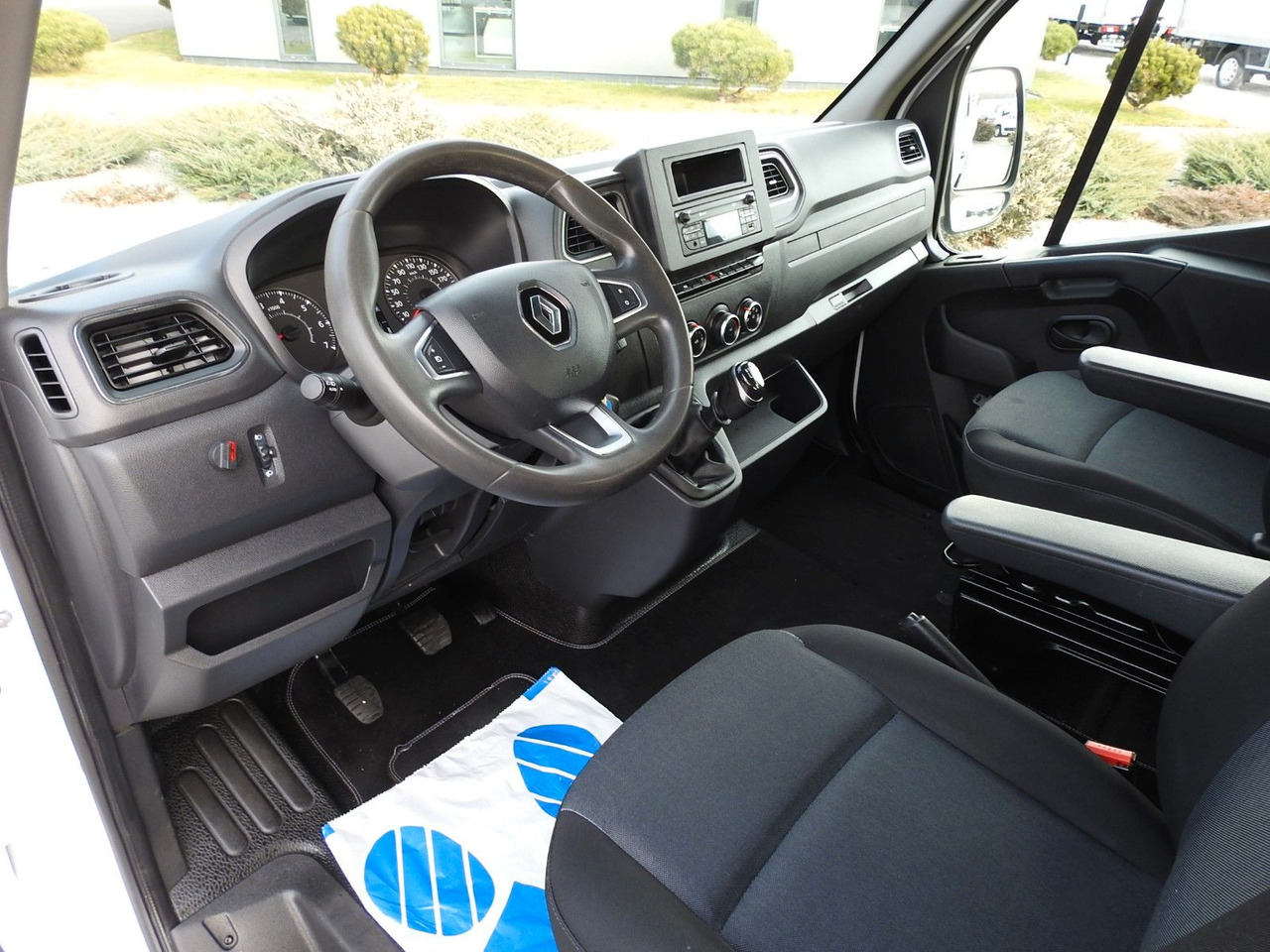 Renault MASTER KIPPER DOPPELKABINE DOKA 6 SITZE TEMPOMAT - Véhicule utilitaire benne, Utilitaire double cabine: photos 2 Renault MASTER KIPPER DOPPELKABINE DOKA 6 SITZE TEMPOMAT - Véhicule utilitaire benne, Utilitaire double cabine: photos 2
